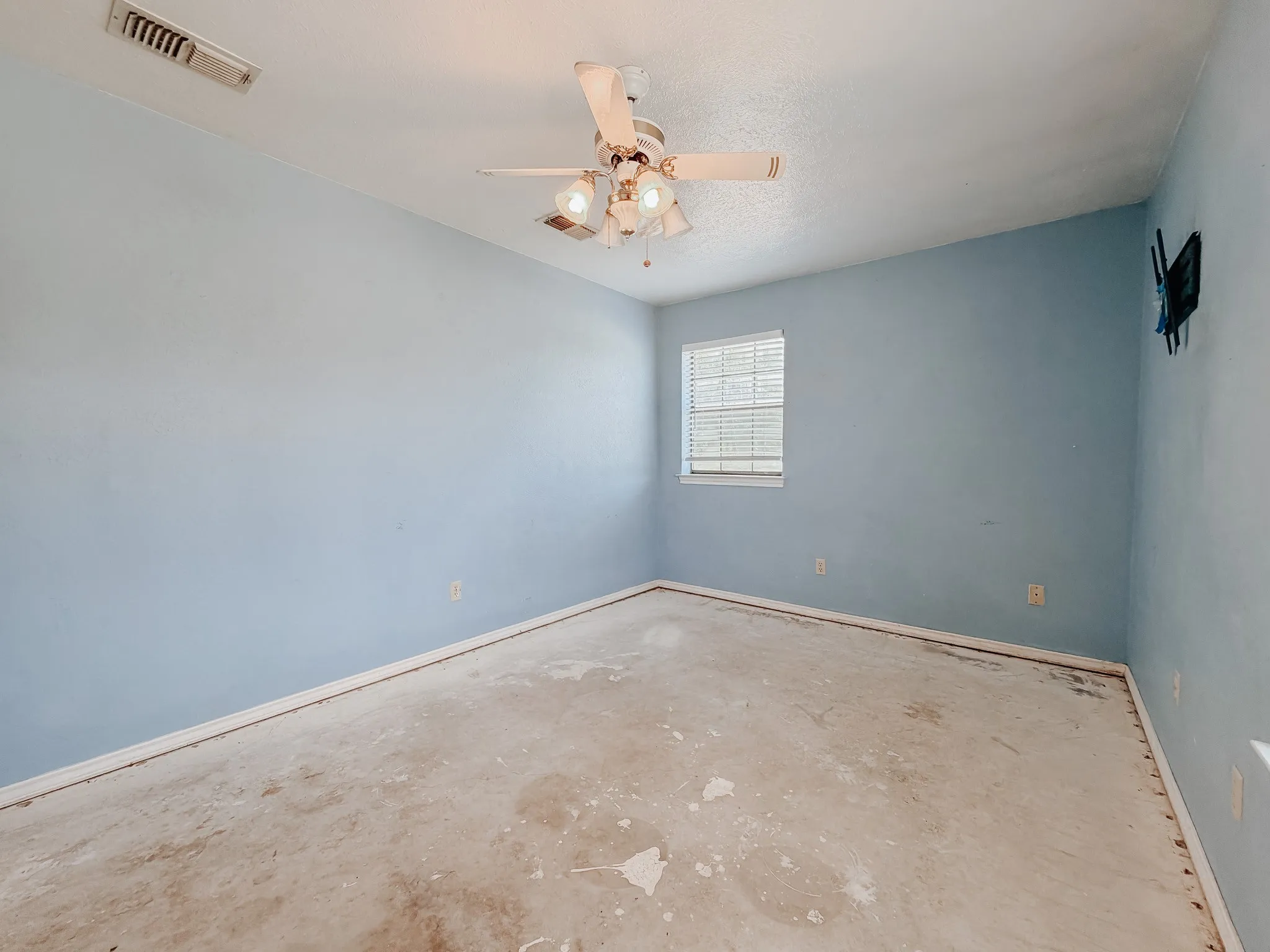 Single Family Residence For Sale in Navarro County , 955 Fm 667, Purdon, Texas 76679, 3 Bedroom, 2 Bathroom, 2 Garage spaces, 1,674 Sqft, built in 1979, mls#21291997, Real Estate Agent in Purdon, Homes For Sale in Navarro county, Homes For Sale in Purdon, Realtor in Purdon Texas, Real Estate Brokerage Independent Realty Texas, Luminita Cordes Realtor