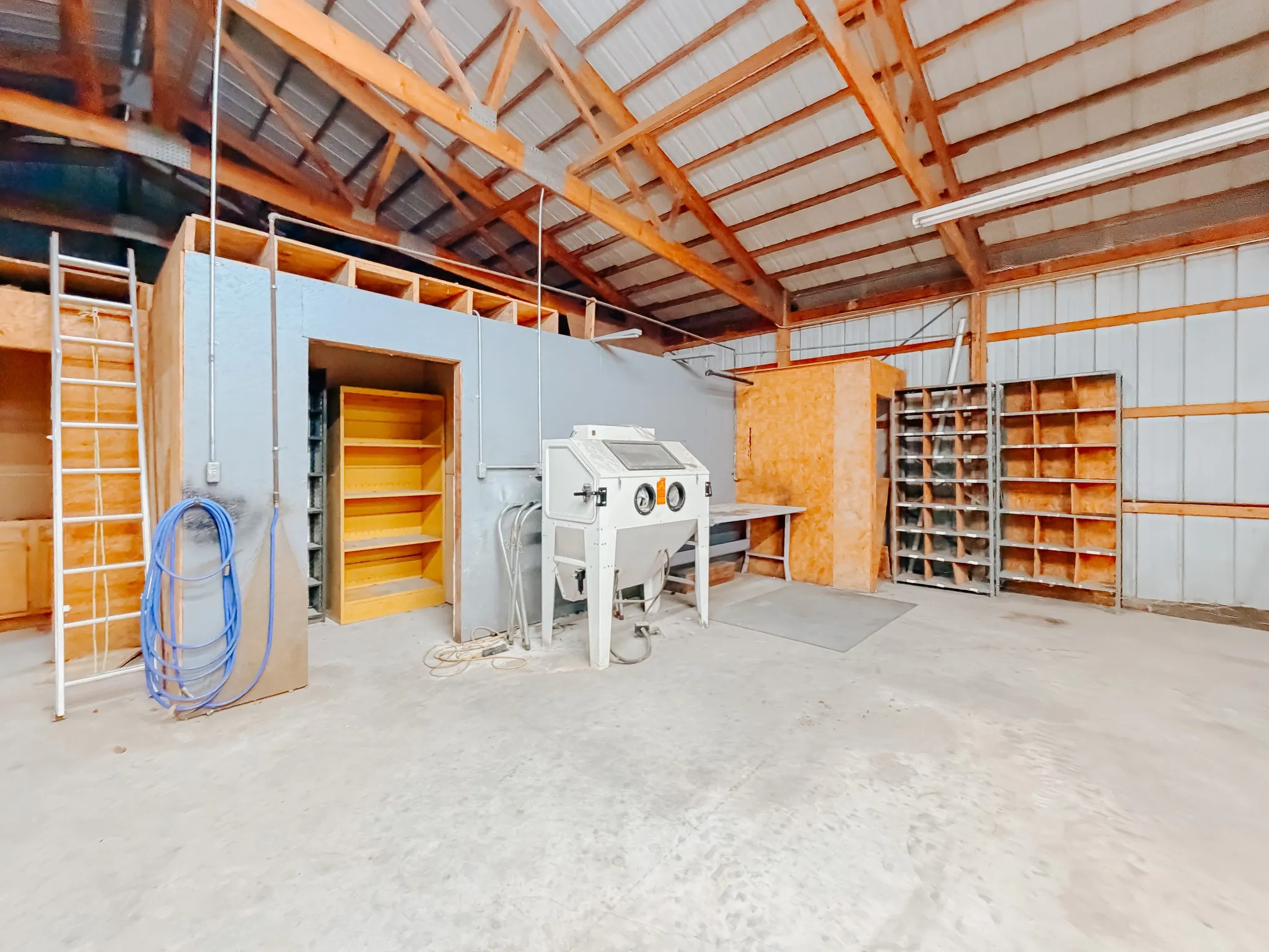 Single Family Residence For Sale in Navarro County , 955 Fm 667, Purdon, Texas 76679, 3 Bedroom, 2 Bathroom, 2 Garage spaces, 1,674 Sqft, built in 1979, mls#21291997, Real Estate Agent in Purdon, Homes For Sale in Navarro county, Homes For Sale in Purdon, Realtor in Purdon Texas, Real Estate Brokerage Independent Realty Texas, Luminita Cordes Realtor