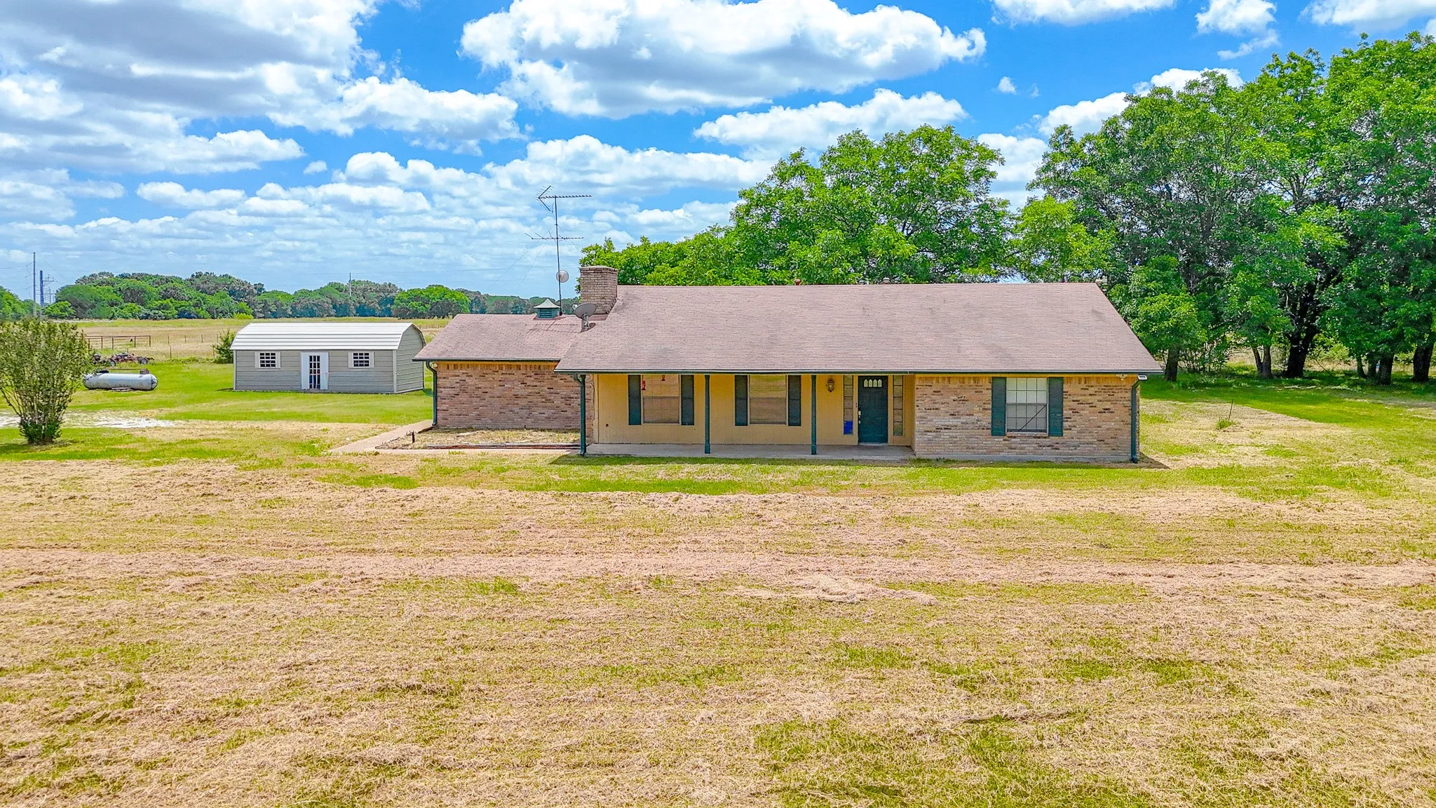 Single Family Residence For Sale in Navarro County , 955 Fm 667, Purdon, Texas 76679, 3 Bedroom, 2 Bathroom, 2 Garage spaces, 1,674 Sqft, built in 1979, mls#21291997, Real Estate Agent in Purdon, Homes For Sale in Navarro county, Homes For Sale in Purdon, Realtor in Purdon Texas, Real Estate Brokerage Independent Realty Texas, Luminita Cordes Realtor