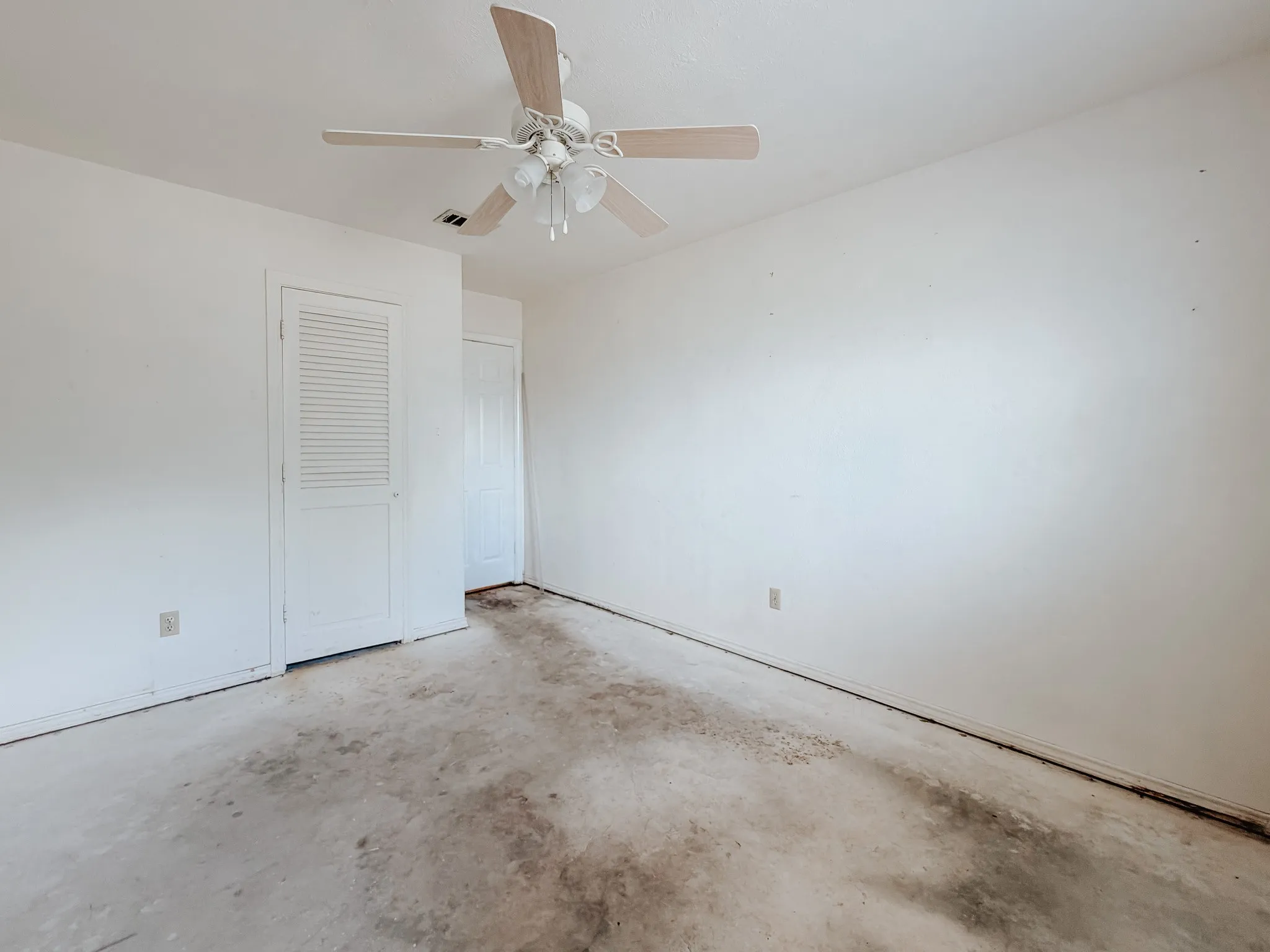 Single Family Residence For Sale in Navarro County , 955 Fm 667, Purdon, Texas 76679, 3 Bedroom, 2 Bathroom, 2 Garage spaces, 1,674 Sqft, built in 1979, mls#21291997, Real Estate Agent in Purdon, Homes For Sale in Navarro county, Homes For Sale in Purdon, Realtor in Purdon Texas, Real Estate Brokerage Independent Realty Texas, Luminita Cordes Realtor