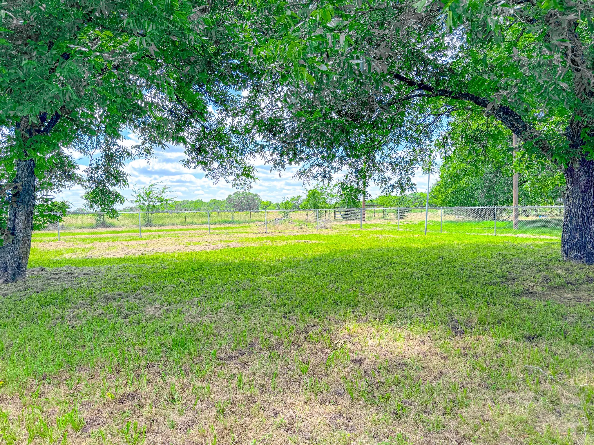 Single Family Residence For Sale in Navarro County , 955 Fm 667, Purdon, Texas 76679, 3 Bedroom, 2 Bathroom, 2 Garage spaces, 1,674 Sqft, built in 1979, mls#21291997, Real Estate Agent in Purdon, Homes For Sale in Navarro county, Homes For Sale in Purdon, Realtor in Purdon Texas, Real Estate Brokerage Independent Realty Texas, Luminita Cordes Realtor