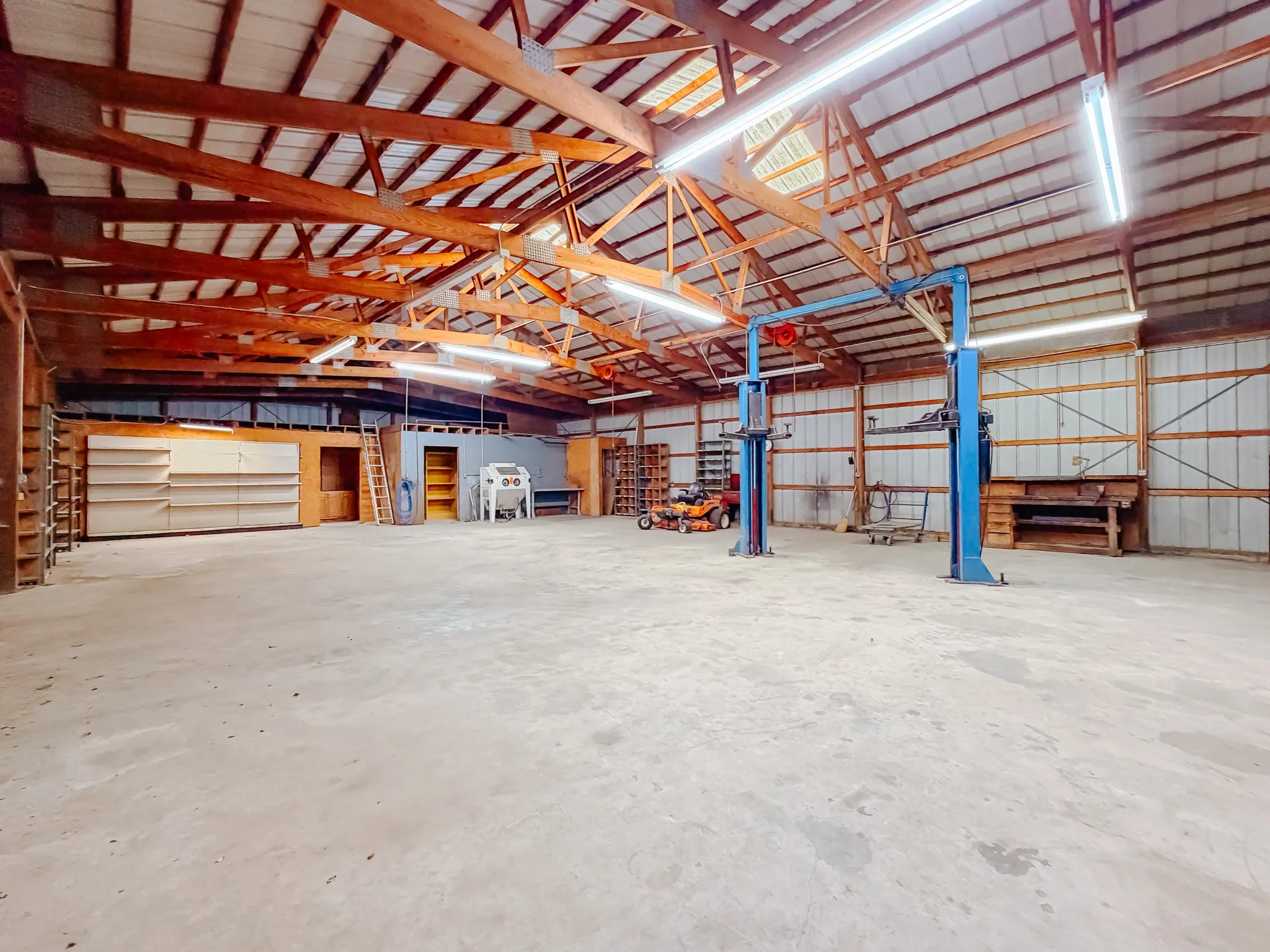 Single Family Residence For Sale in Navarro County , 955 Fm 667, Purdon, Texas 76679, 3 Bedroom, 2 Bathroom, 2 Garage spaces, 1,674 Sqft, built in 1979, mls#21291997, Real Estate Agent in Purdon, Homes For Sale in Navarro county, Homes For Sale in Purdon, Realtor in Purdon Texas, Real Estate Brokerage Independent Realty Texas, Luminita Cordes Realtor