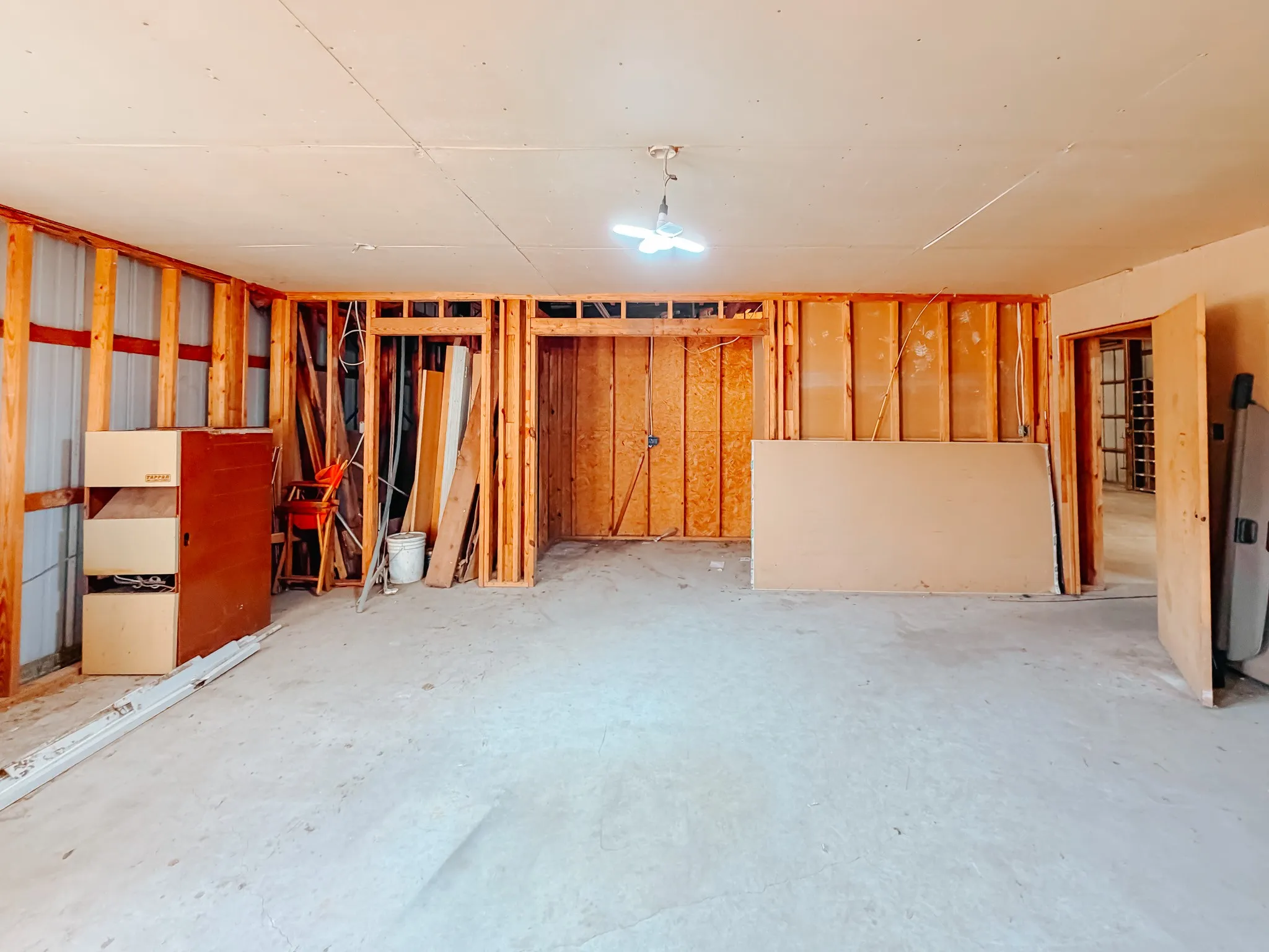 Single Family Residence For Sale in Navarro County , 955 Fm 667, Purdon, Texas 76679, 3 Bedroom, 2 Bathroom, 2 Garage spaces, 1,674 Sqft, built in 1979, mls#21291997, Real Estate Agent in Purdon, Homes For Sale in Navarro county, Homes For Sale in Purdon, Realtor in Purdon Texas, Real Estate Brokerage Independent Realty Texas, Luminita Cordes Realtor