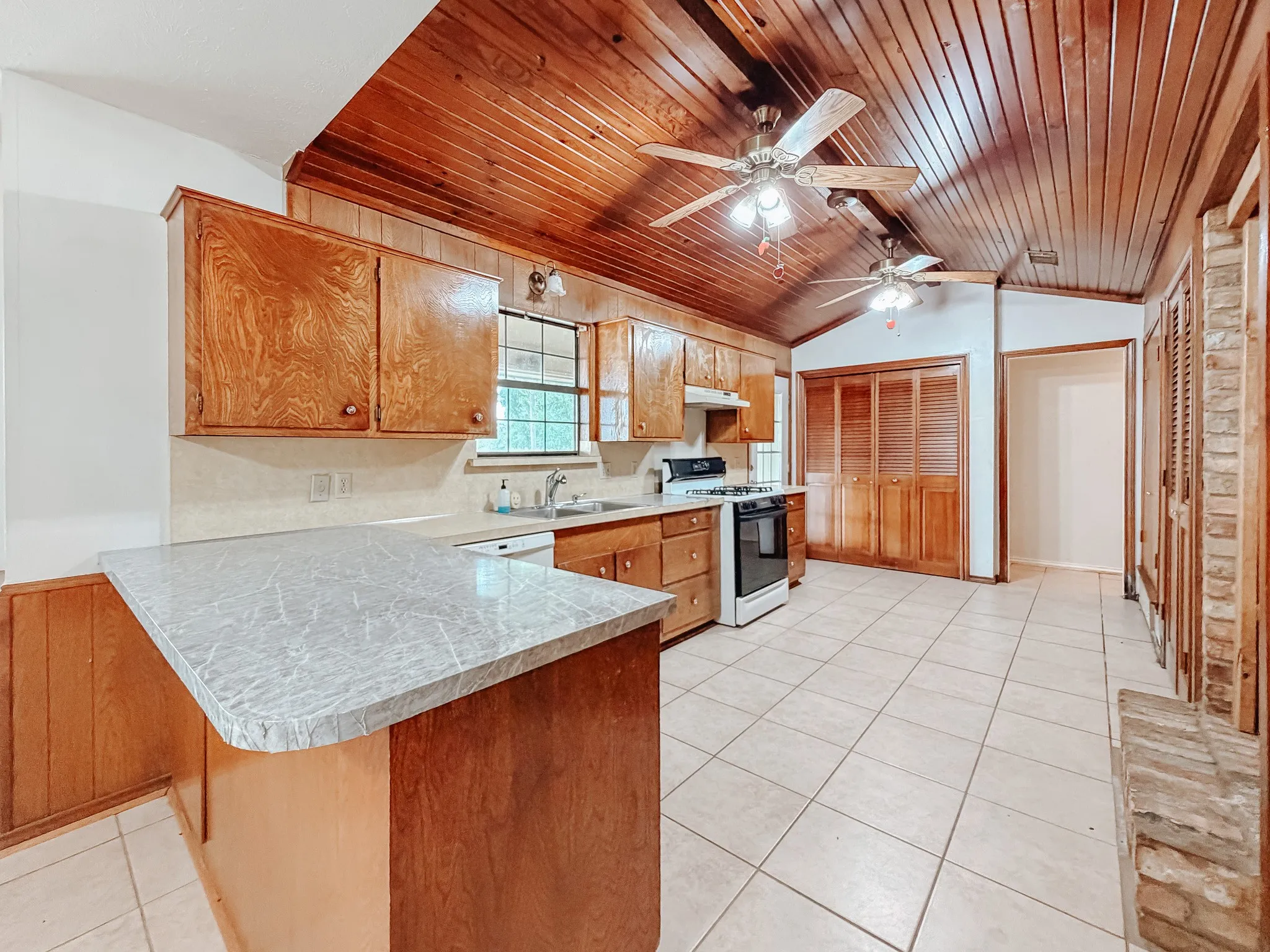 Single Family Residence For Sale in Navarro County , 955 Fm 667, Purdon, Texas 76679, 3 Bedroom, 2 Bathroom, 2 Garage spaces, 1,674 Sqft, built in 1979, mls#21291997, Real Estate Agent in Purdon, Homes For Sale in Navarro county, Homes For Sale in Purdon, Realtor in Purdon Texas, Real Estate Brokerage Independent Realty Texas, Luminita Cordes Realtor