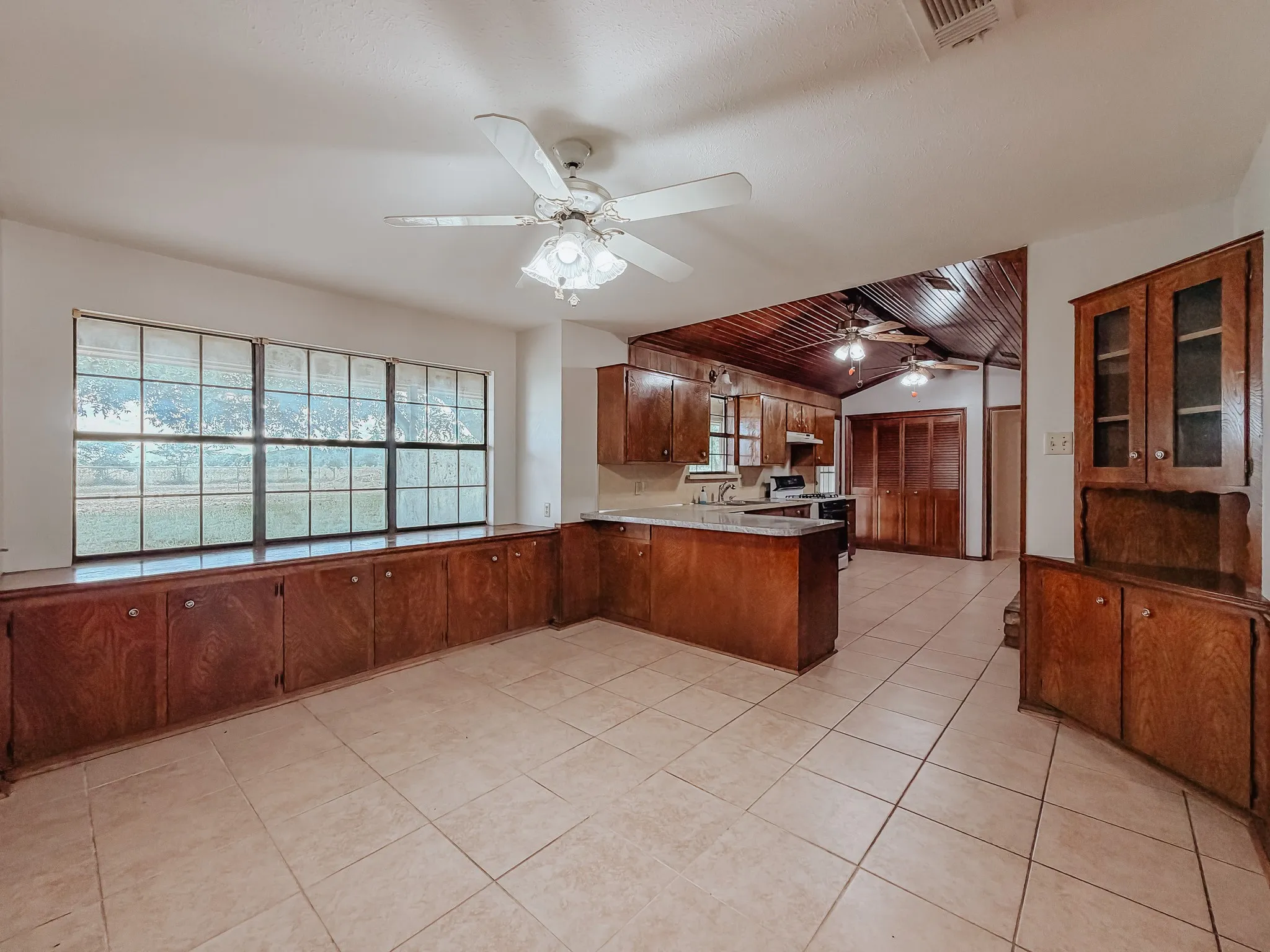 Single Family Residence For Sale in Navarro County , 955 Fm 667, Purdon, Texas 76679, 3 Bedroom, 2 Bathroom, 2 Garage spaces, 1,674 Sqft, built in 1979, mls#21291997, Real Estate Agent in Purdon, Homes For Sale in Navarro county, Homes For Sale in Purdon, Realtor in Purdon Texas, Real Estate Brokerage Independent Realty Texas, Luminita Cordes Realtor