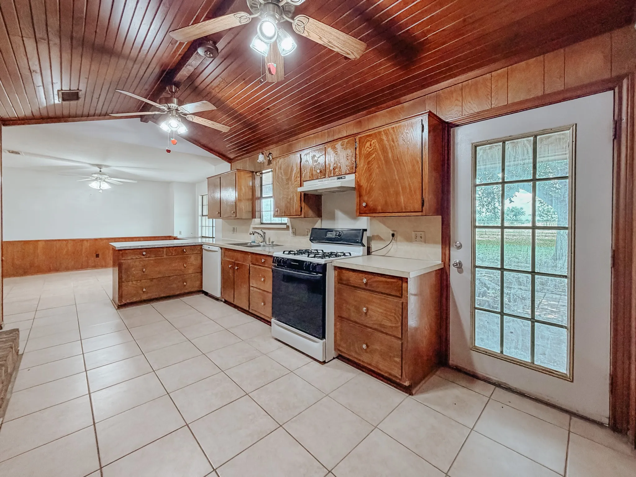 Single Family Residence For Sale in Navarro County , 955 Fm 667, Purdon, Texas 76679, 3 Bedroom, 2 Bathroom, 2 Garage spaces, 1,674 Sqft, built in 1979, mls#21291997, Real Estate Agent in Purdon, Homes For Sale in Navarro county, Homes For Sale in Purdon, Realtor in Purdon Texas, Real Estate Brokerage Independent Realty Texas, Luminita Cordes Realtor