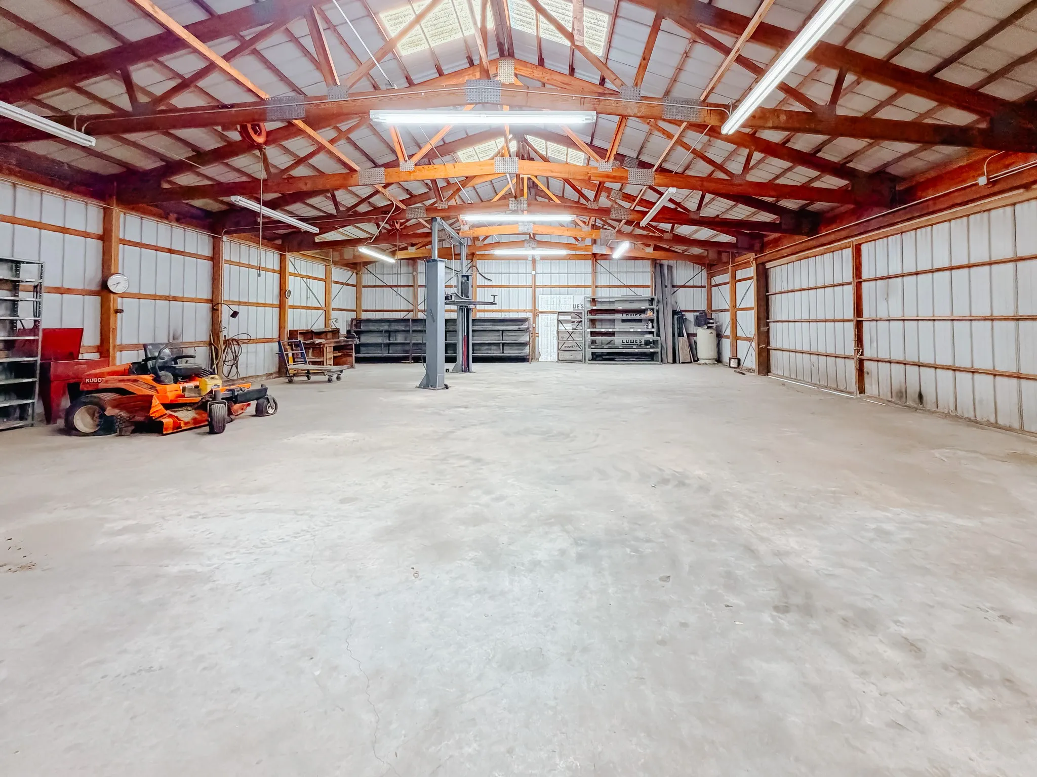 Single Family Residence For Sale in Navarro County , 955 Fm 667, Purdon, Texas 76679, 3 Bedroom, 2 Bathroom, 2 Garage spaces, 1,674 Sqft, built in 1979, mls#21291997, Real Estate Agent in Purdon, Homes For Sale in Navarro county, Homes For Sale in Purdon, Realtor in Purdon Texas, Real Estate Brokerage Independent Realty Texas, Luminita Cordes Realtor