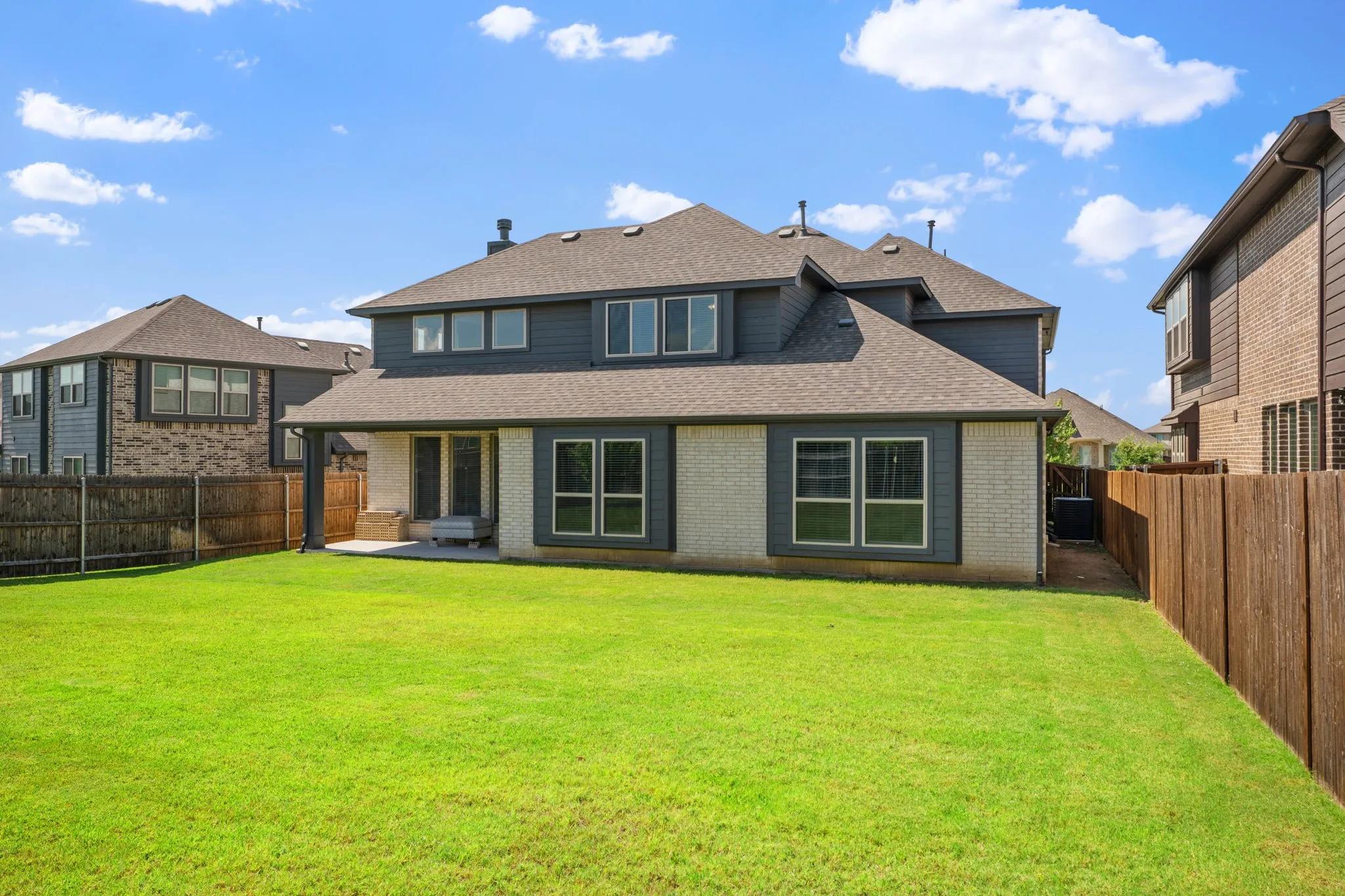 Single Family Residence For Sale in Denton County , 1013 Firecracker Drive, Justin, Texas 76247, 5 Bedroom, 5 Bathroom, 2 Garage spaces, 3,581 Sqft, built in 2023, mls#21292064, Real Estate Agent in Justin, Homes For Sale in Denton county, Homes For Sale in Justin, Realtor in Justin Texas, Real Estate Brokerage Independent Realty Texas, Luminita Cordes Realtor