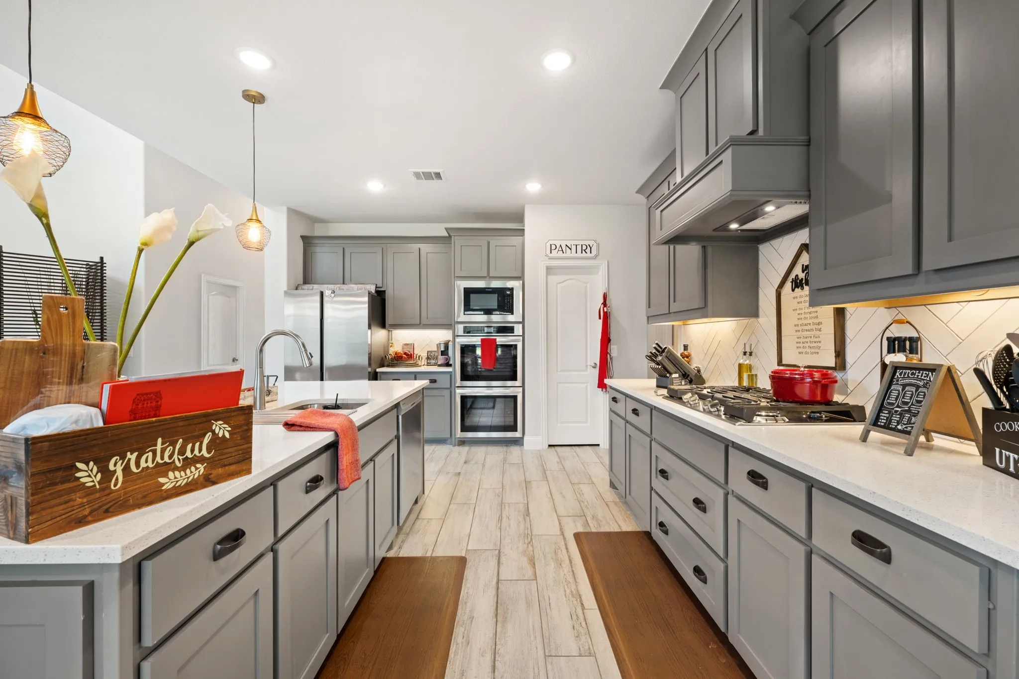 Single Family Residence For Sale in Denton County , 1013 Firecracker Drive, Justin, Texas 76247, 5 Bedroom, 5 Bathroom, 2 Garage spaces, 3,581 Sqft, built in 2023, mls#21292064, Real Estate Agent in Justin, Homes For Sale in Denton county, Homes For Sale in Justin, Realtor in Justin Texas, Real Estate Brokerage Independent Realty Texas, Luminita Cordes Realtor