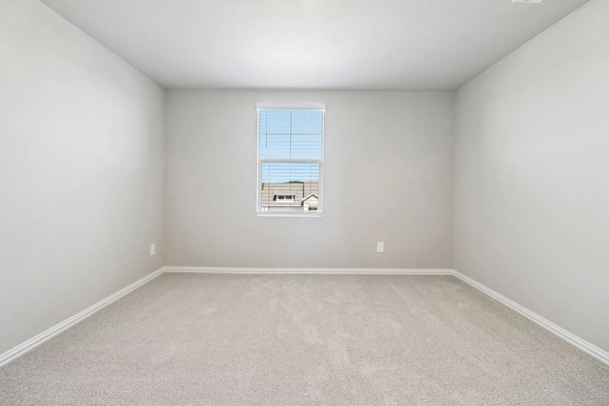  Photo is not of the actual home, but is an inspirational photo of builder’s model home and may depict options, furnishings, and/or decorator features that are not included.
