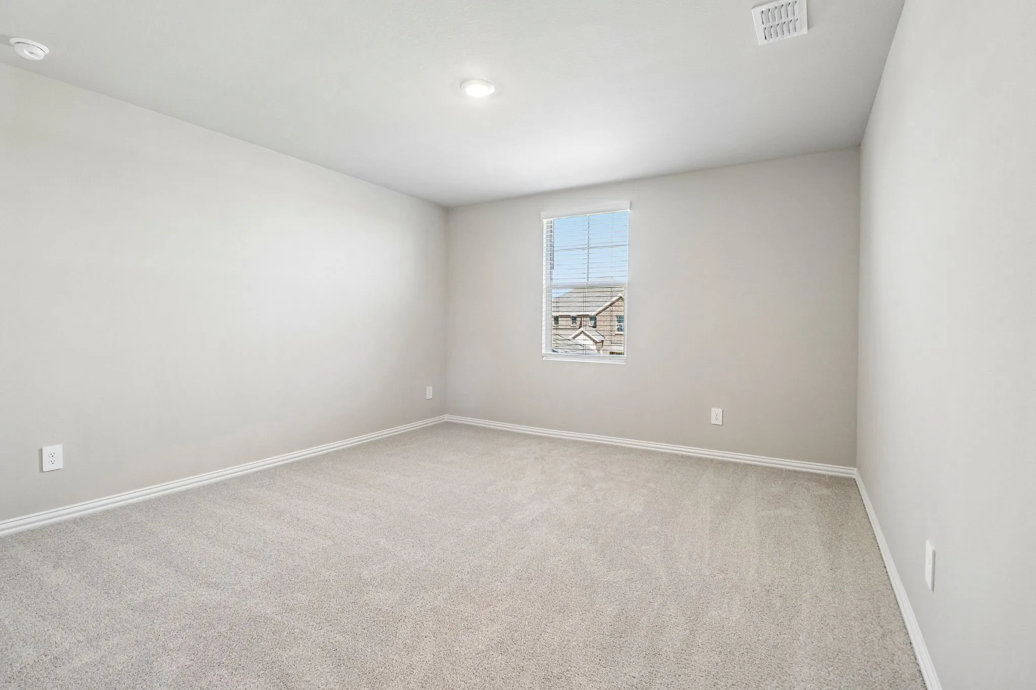  Photo is not of the actual home, but is an inspirational photo of builder’s model home and may depict options, furnishings, and/or decorator features that are not included.
