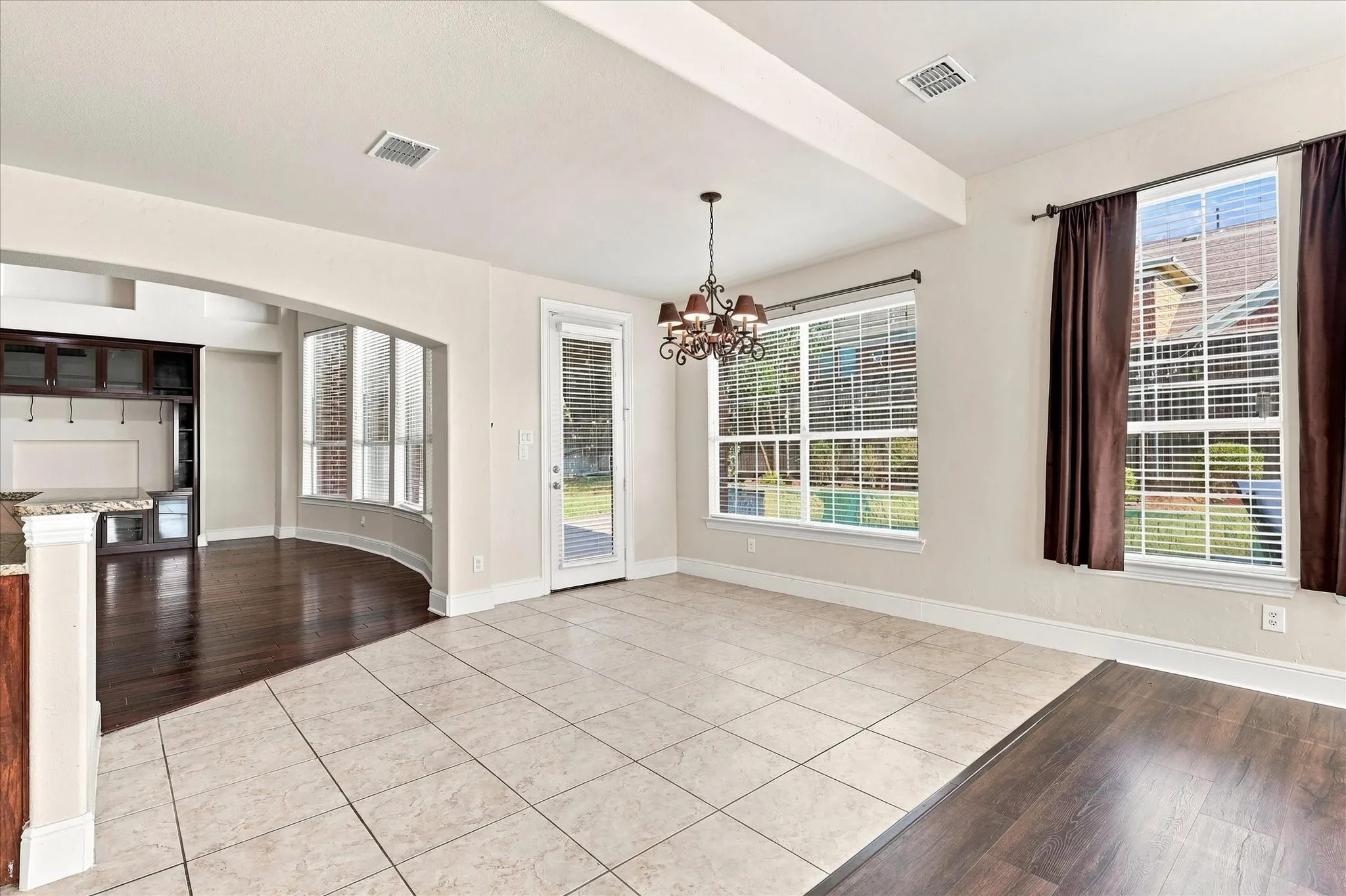 Single Family Residence For Rent in Collin County , 509 Wentworth Lane, Murphy, Texas 75094, 5 Bedroom, 4 Bathroom, 3 Garage spaces, 4,868 Sqft, built in 2006, mls#21292150, Real Estate Agent in Murphy, Homes For Rent in Collin county, Homes For Rent in Murphy, Realtor in Murphy Texas, Real Estate Brokerage Independent Realty Texas, Luminita Cordes Realtor
