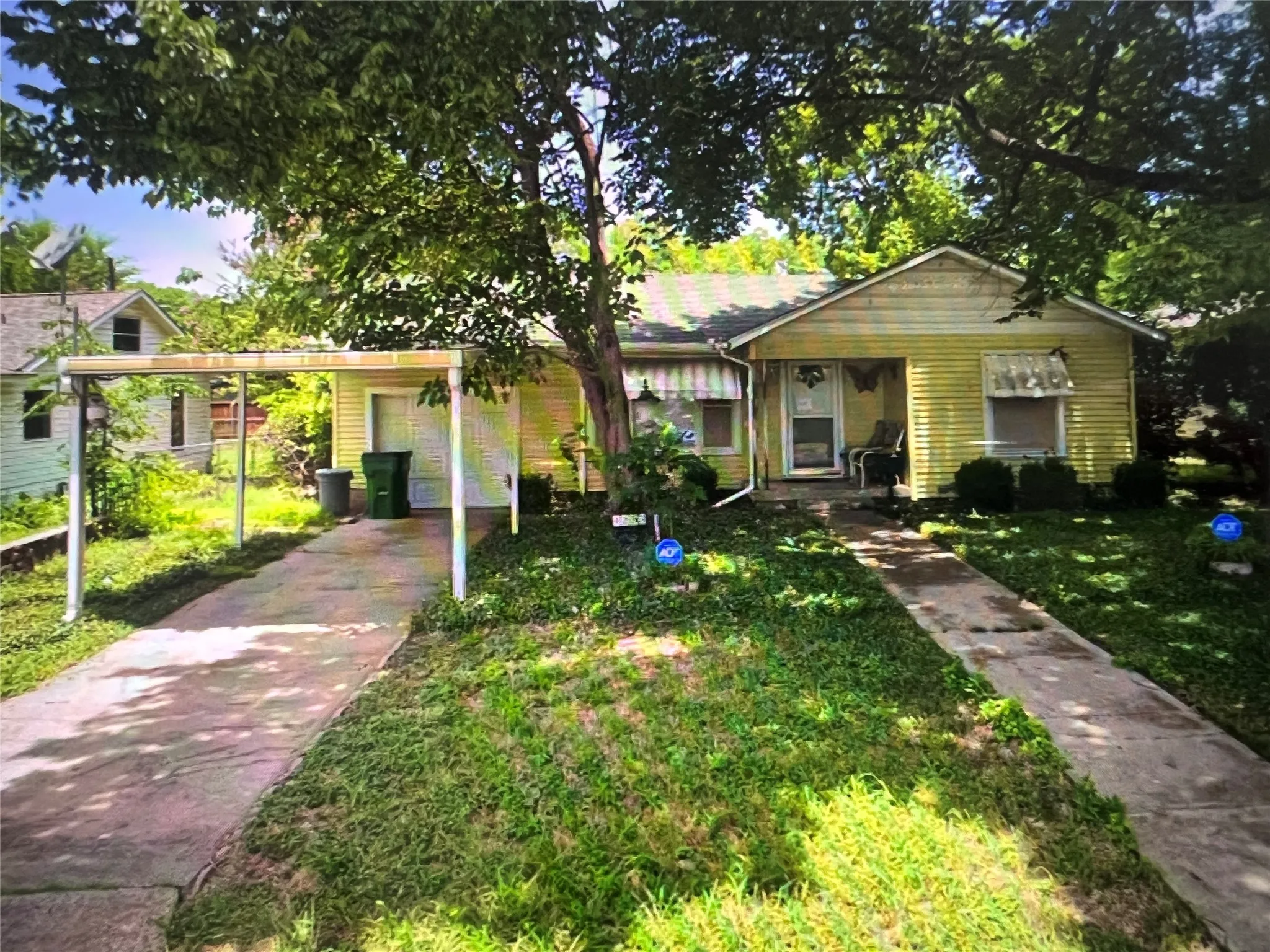 Single Family Residence For Rent in Tarrant County , 4233 Voncille Street, Haltom City, Texas 76117, 3 Bedroom, 1 Bathroom, 1 Garage spaces, 1,085 Sqft, built in 1953, mls#21289732, Real Estate Agent in Haltom City, Homes For Rent in Tarrant county, Homes For Rent in Haltom City, Realtor in Haltom City Texas, Real Estate Brokerage Independent Realty Texas, Luminita Cordes Realtor