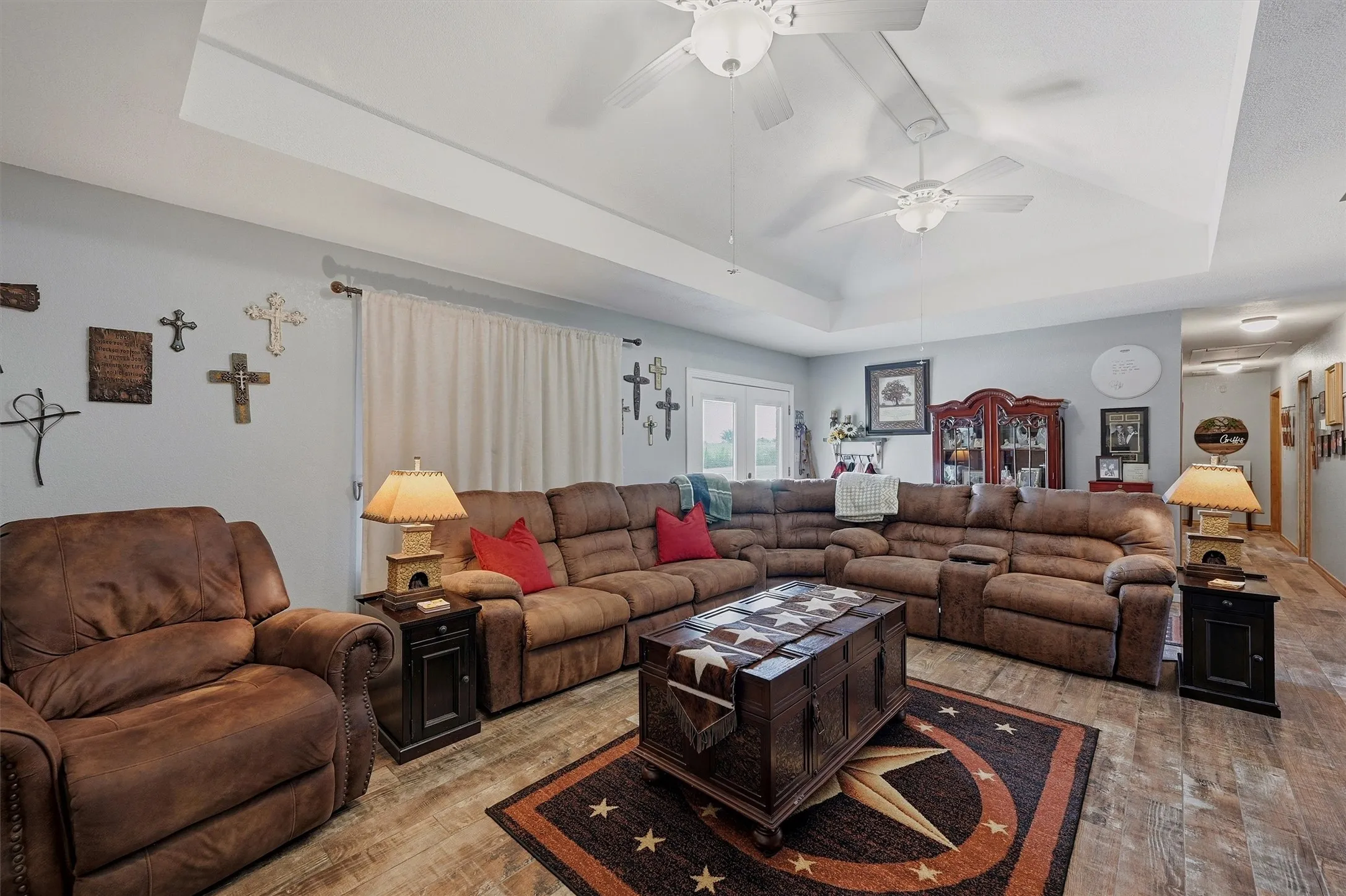 Single Family Residence For Sale in Grayson County , 30003 N State Hwy 289, Pottsboro, Texas 75076, 3 Bedroom, 2 Bathroom, Garage spaces, 1,856 Sqft, built in 1992, mls#21292158, Real Estate Agent in Pottsboro, Homes For Sale in Grayson county, Homes For Sale in Pottsboro, Realtor in Pottsboro Texas, Real Estate Brokerage Independent Realty Texas, Luminita Cordes Realtor