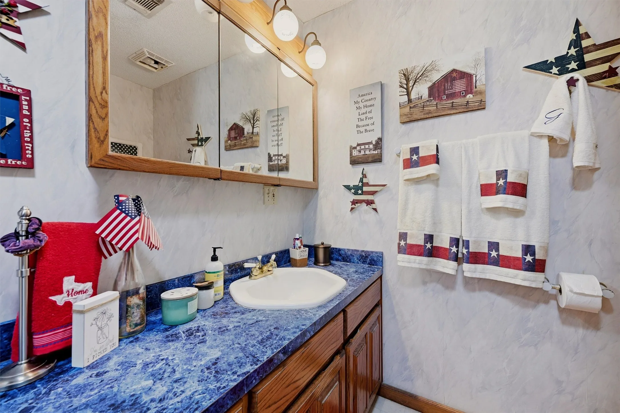 Single Family Residence For Sale in Grayson County , 30003 N State Hwy 289, Pottsboro, Texas 75076, 3 Bedroom, 2 Bathroom, Garage spaces, 1,856 Sqft, built in 1992, mls#21292158, Real Estate Agent in Pottsboro, Homes For Sale in Grayson county, Homes For Sale in Pottsboro, Realtor in Pottsboro Texas, Real Estate Brokerage Independent Realty Texas, Luminita Cordes Realtor