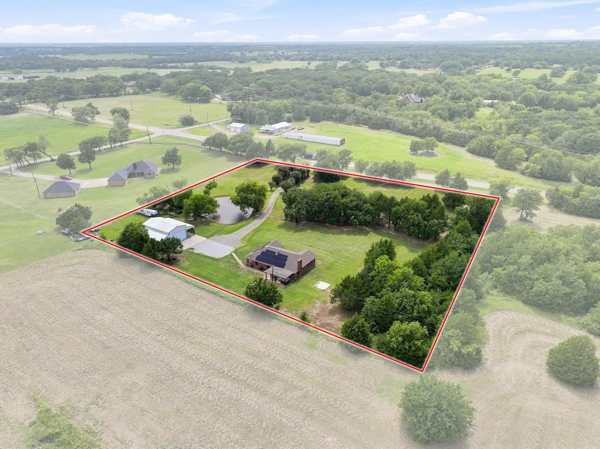 Single Family Residence For Sale in Grayson County , 30003 N State Hwy 289, Pottsboro, Texas 75076, 3 Bedroom, 2 Bathroom, Garage spaces, 1,856 Sqft, built in 1992, mls#21292158, Real Estate Agent in Pottsboro, Homes For Sale in Grayson county, Homes For Sale in Pottsboro, Realtor in Pottsboro Texas, Real Estate Brokerage Independent Realty Texas, Luminita Cordes Realtor