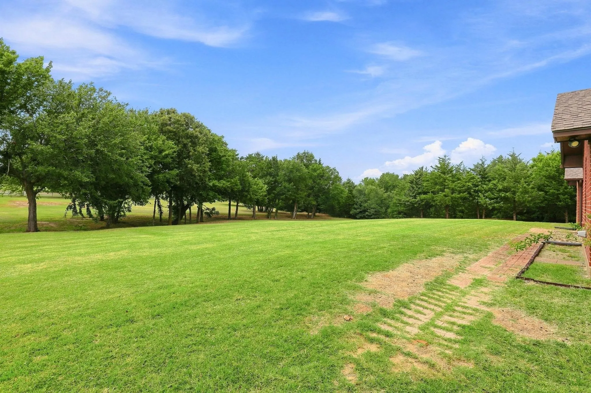 Single Family Residence For Sale in Grayson County , 30003 N State Hwy 289, Pottsboro, Texas 75076, 3 Bedroom, 2 Bathroom, Garage spaces, 1,856 Sqft, built in 1992, mls#21292158, Real Estate Agent in Pottsboro, Homes For Sale in Grayson county, Homes For Sale in Pottsboro, Realtor in Pottsboro Texas, Real Estate Brokerage Independent Realty Texas, Luminita Cordes Realtor
