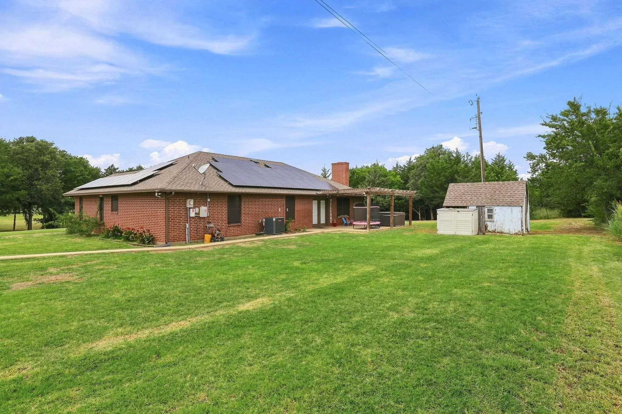 Single Family Residence For Sale in Grayson County , 30003 N State Hwy 289, Pottsboro, Texas 75076, 3 Bedroom, 2 Bathroom, Garage spaces, 1,856 Sqft, built in 1992, mls#21292158, Real Estate Agent in Pottsboro, Homes For Sale in Grayson county, Homes For Sale in Pottsboro, Realtor in Pottsboro Texas, Real Estate Brokerage Independent Realty Texas, Luminita Cordes Realtor