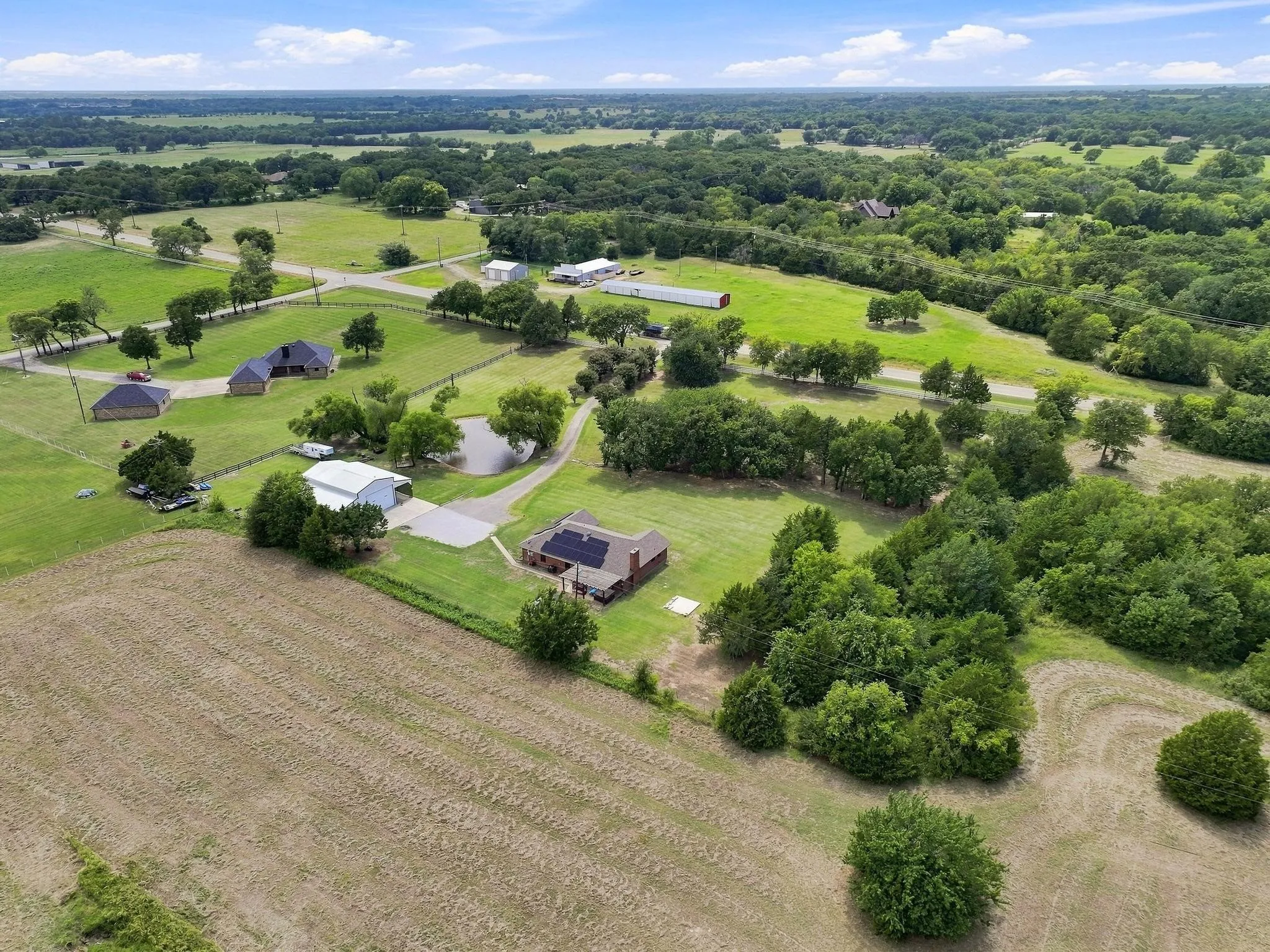 Single Family Residence For Sale in Grayson County , 30003 N State Hwy 289, Pottsboro, Texas 75076, 3 Bedroom, 2 Bathroom, Garage spaces, 1,856 Sqft, built in 1992, mls#21292158, Real Estate Agent in Pottsboro, Homes For Sale in Grayson county, Homes For Sale in Pottsboro, Realtor in Pottsboro Texas, Real Estate Brokerage Independent Realty Texas, Luminita Cordes Realtor