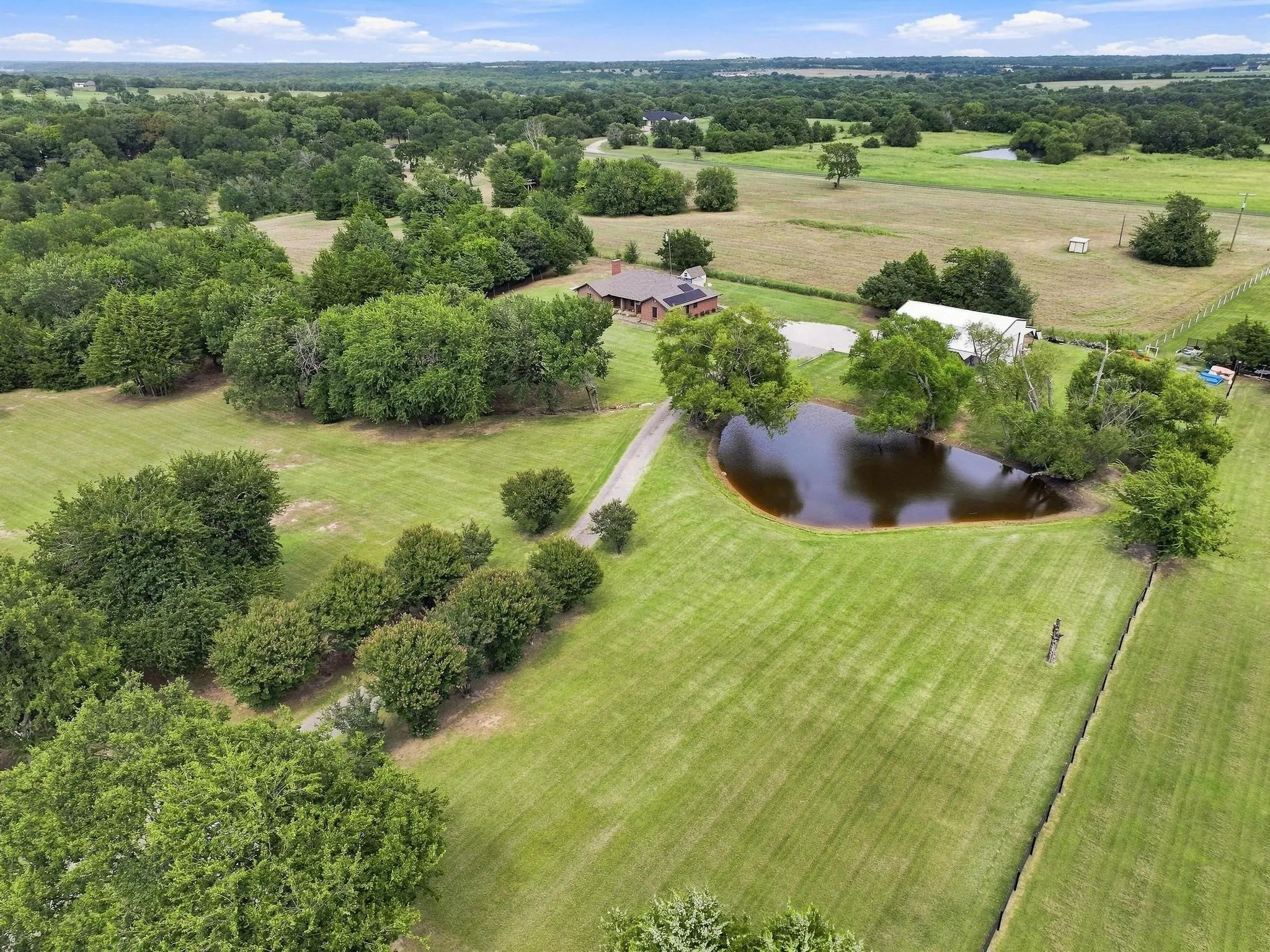 Single Family Residence For Sale in Grayson County , 30003 N State Hwy 289, Pottsboro, Texas 75076, 3 Bedroom, 2 Bathroom, Garage spaces, 1,856 Sqft, built in 1992, mls#21292158, Real Estate Agent in Pottsboro, Homes For Sale in Grayson county, Homes For Sale in Pottsboro, Realtor in Pottsboro Texas, Real Estate Brokerage Independent Realty Texas, Luminita Cordes Realtor