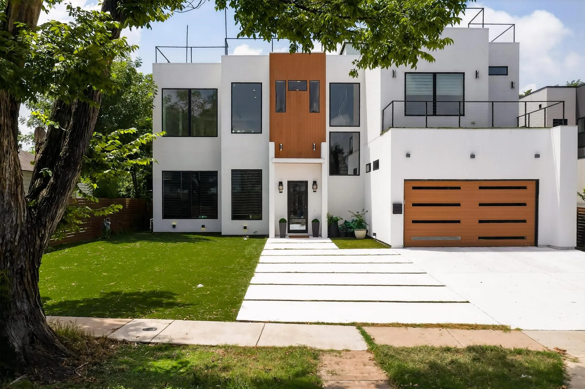 Single Family Residence For Sale in Dallas County , 3946 N Cresthaven Road, Dallas, Texas 75209, 5 Bedroom, 5 Bathroom, 2 Garage spaces, 4,530 Sqft, built in 2021, mls#21292166, Real Estate Agent in Dallas, Homes For Sale in Dallas county, Homes For Sale in Dallas, Realtor in Dallas Texas, Real Estate Brokerage Independent Realty Texas, Luminita Cordes Realtor