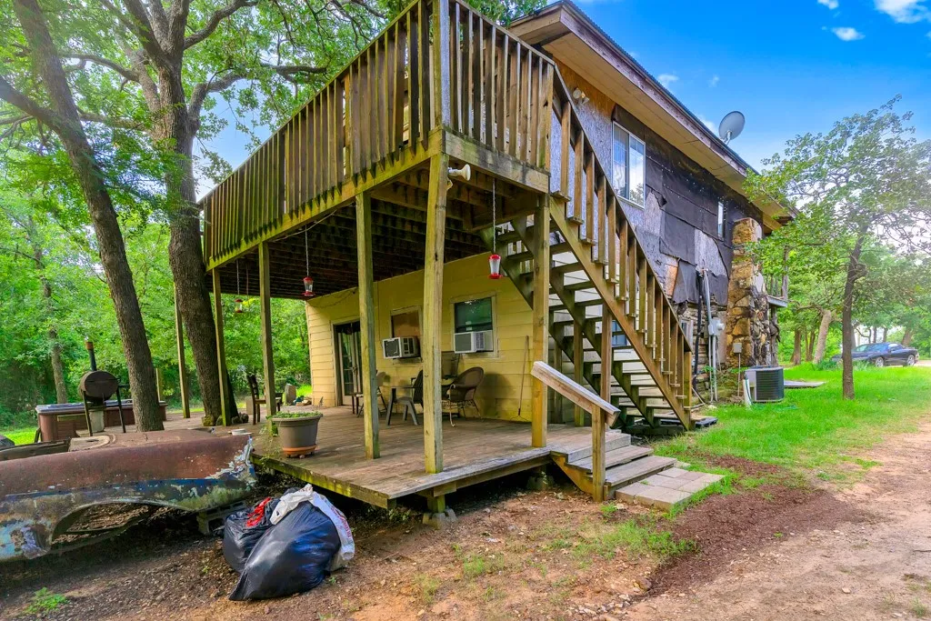 Single Family Residence For Sale in Johnson County , 2429 County Road 427a, Cleburne, Texas 76031, 3 Bedroom, 1 Bathroom, Garage spaces, 1,936 Sqft, built in 1975, mls#21292167, Real Estate Agent in Cleburne, Homes For Sale in Johnson county, Homes For Sale in Cleburne, Realtor in Cleburne Texas, Real Estate Brokerage Independent Realty Texas, Luminita Cordes Realtor