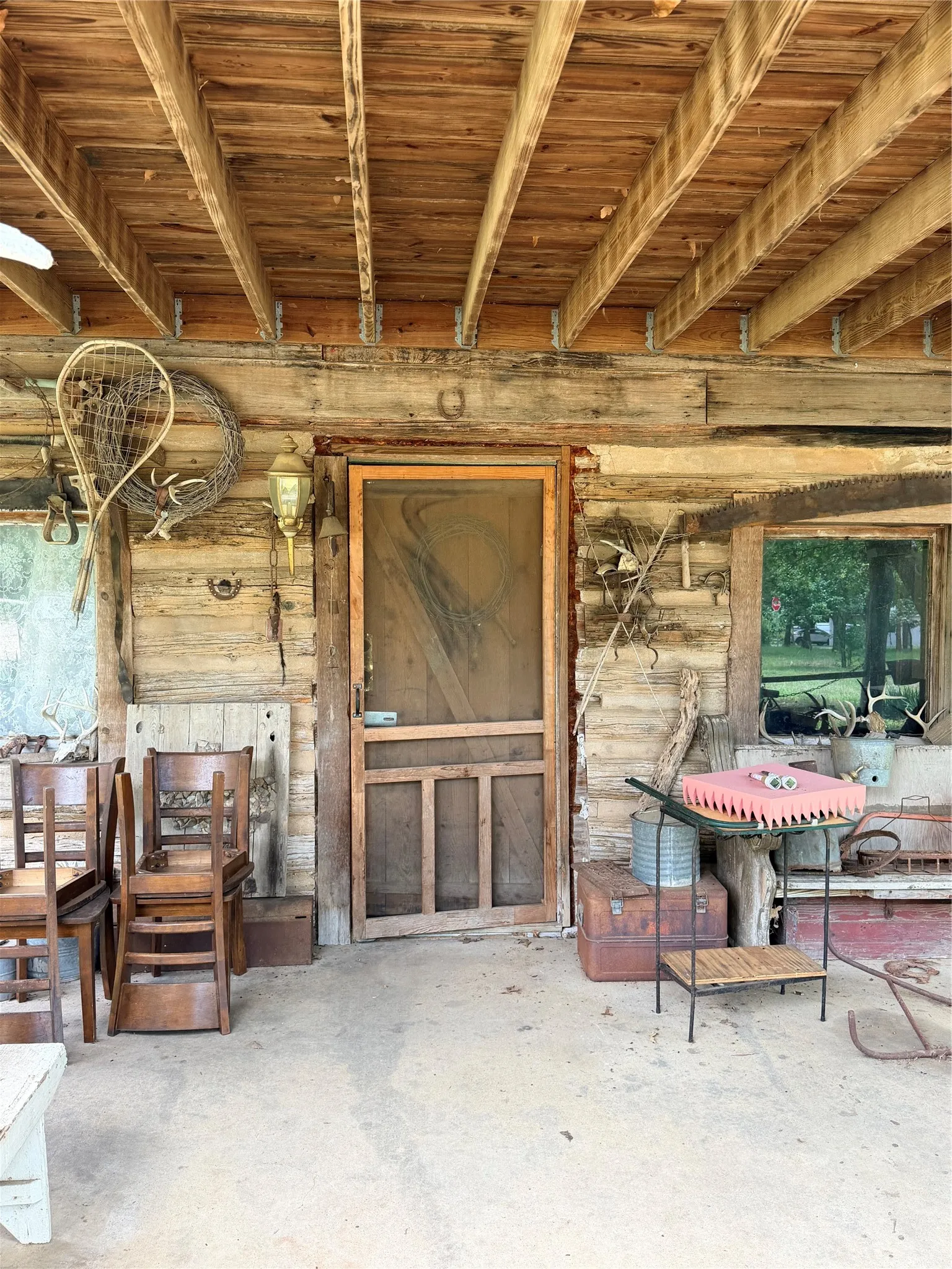 Single Family Residence For Sale in Johnson County , 2429 County Road 427a, Cleburne, Texas 76031, 3 Bedroom, 1 Bathroom, Garage spaces, 1,936 Sqft, built in 1975, mls#21292167, Real Estate Agent in Cleburne, Homes For Sale in Johnson county, Homes For Sale in Cleburne, Realtor in Cleburne Texas, Real Estate Brokerage Independent Realty Texas, Luminita Cordes Realtor