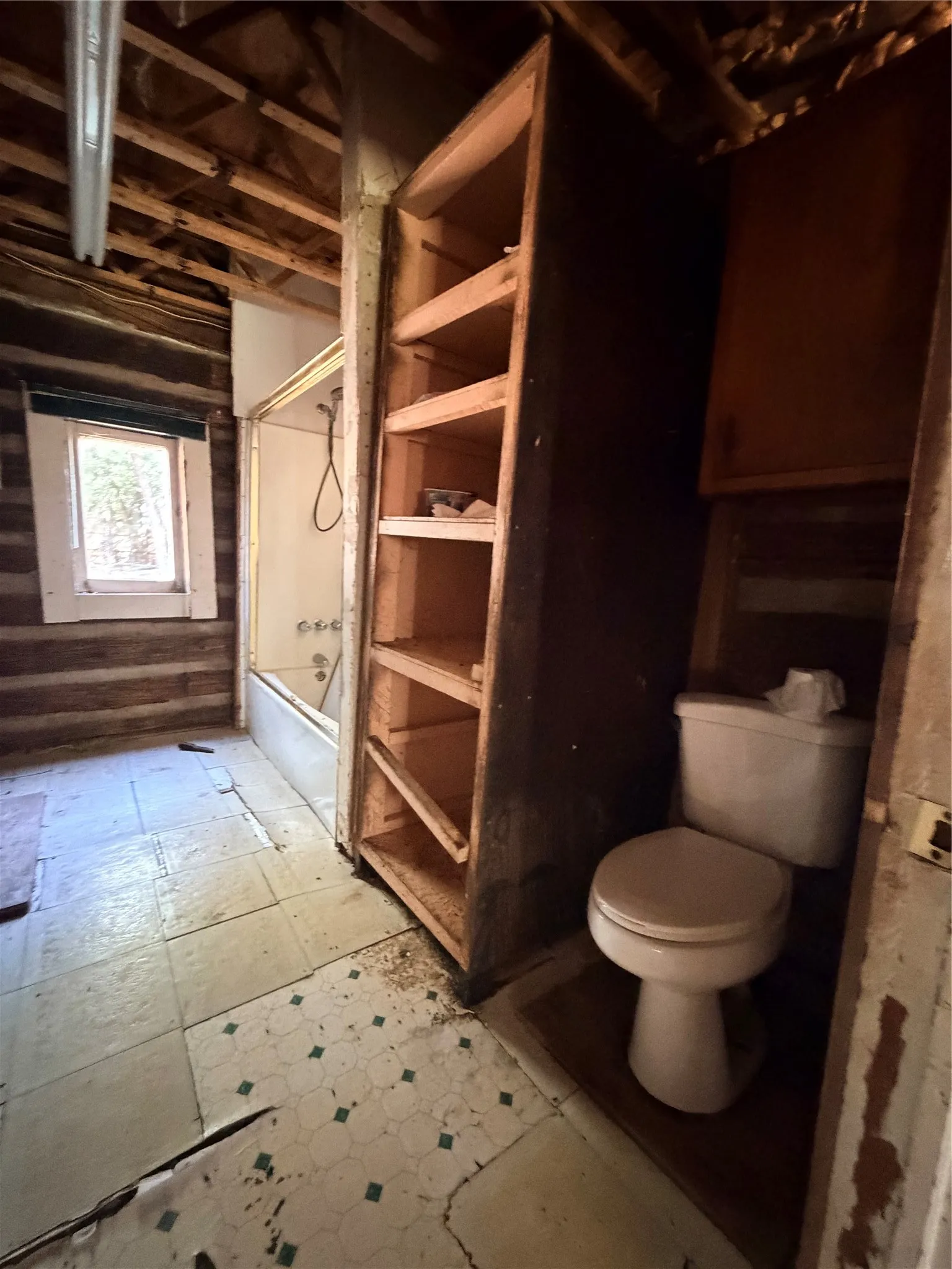 Single Family Residence For Sale in Johnson County , 2429 County Road 427a, Cleburne, Texas 76031, 3 Bedroom, 1 Bathroom, Garage spaces, 1,936 Sqft, built in 1975, mls#21292167, Real Estate Agent in Cleburne, Homes For Sale in Johnson county, Homes For Sale in Cleburne, Realtor in Cleburne Texas, Real Estate Brokerage Independent Realty Texas, Luminita Cordes Realtor
