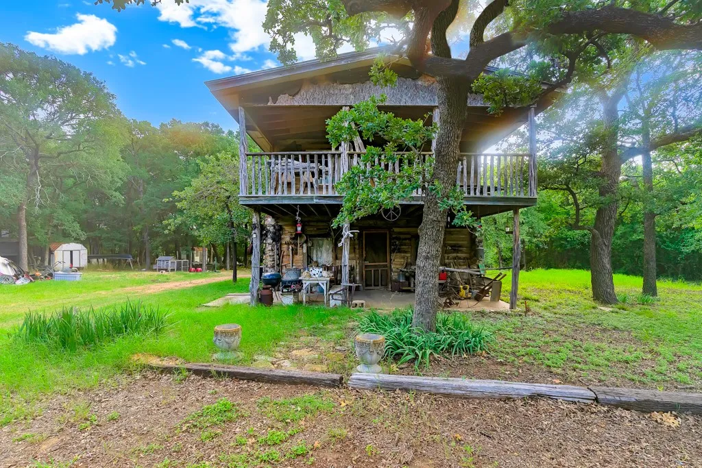 Single Family Residence For Sale in Johnson County , 2429 County Road 427a, Cleburne, Texas 76031, 3 Bedroom, 1 Bathroom, Garage spaces, 1,936 Sqft, built in 1975, mls#21292167, Real Estate Agent in Cleburne, Homes For Sale in Johnson county, Homes For Sale in Cleburne, Realtor in Cleburne Texas, Real Estate Brokerage Independent Realty Texas, Luminita Cordes Realtor