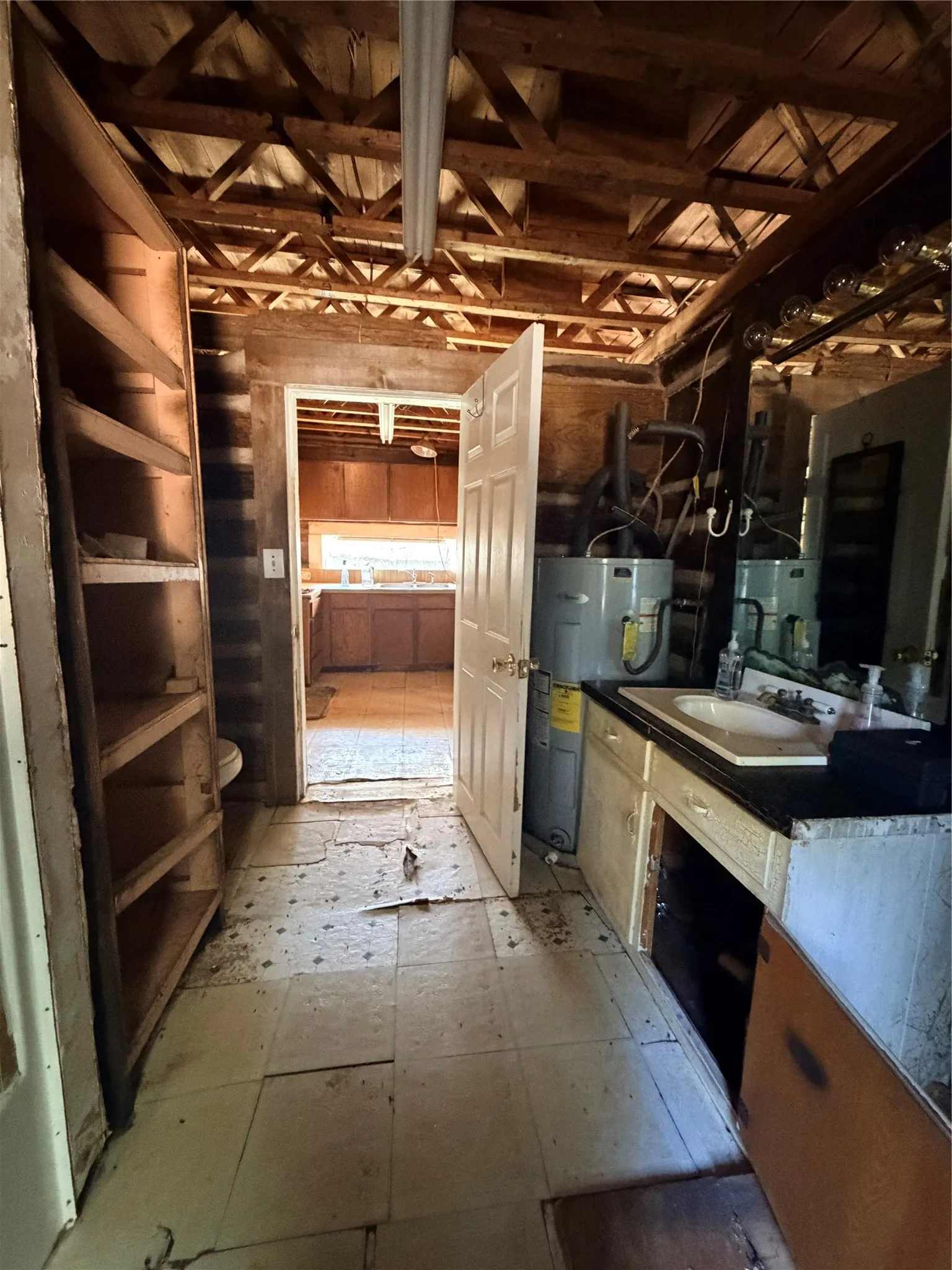 Single Family Residence For Sale in Johnson County , 2429 County Road 427a, Cleburne, Texas 76031, 3 Bedroom, 1 Bathroom, Garage spaces, 1,936 Sqft, built in 1975, mls#21292167, Real Estate Agent in Cleburne, Homes For Sale in Johnson county, Homes For Sale in Cleburne, Realtor in Cleburne Texas, Real Estate Brokerage Independent Realty Texas, Luminita Cordes Realtor