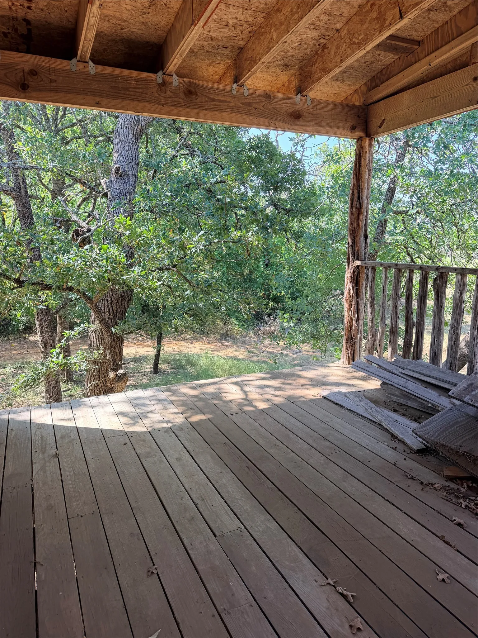 Single Family Residence For Sale in Johnson County , 2429 County Road 427a, Cleburne, Texas 76031, 3 Bedroom, 1 Bathroom, Garage spaces, 1,936 Sqft, built in 1975, mls#21292167, Real Estate Agent in Cleburne, Homes For Sale in Johnson county, Homes For Sale in Cleburne, Realtor in Cleburne Texas, Real Estate Brokerage Independent Realty Texas, Luminita Cordes Realtor