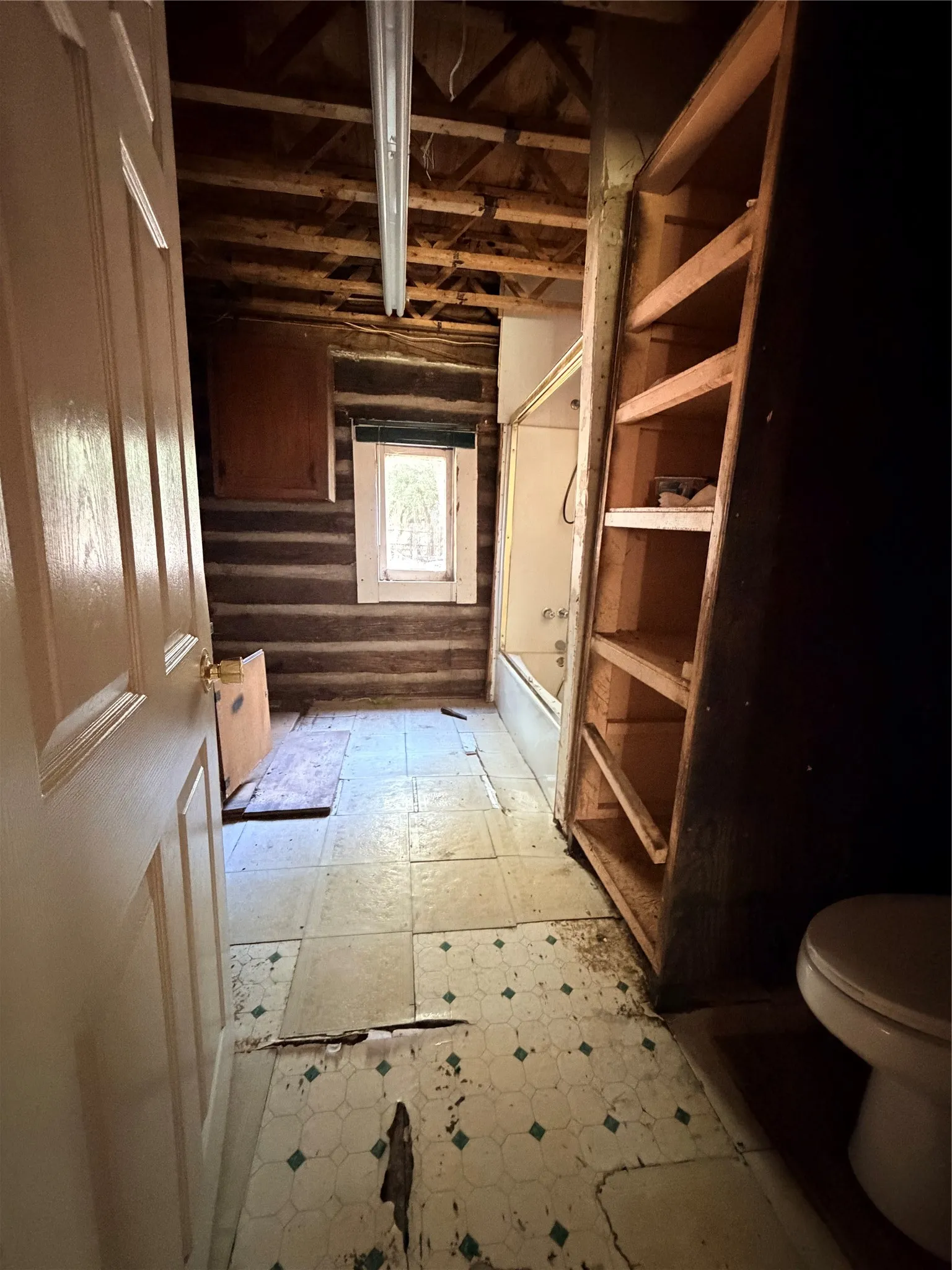Single Family Residence For Sale in Johnson County , 2429 County Road 427a, Cleburne, Texas 76031, 3 Bedroom, 1 Bathroom, Garage spaces, 1,936 Sqft, built in 1975, mls#21292167, Real Estate Agent in Cleburne, Homes For Sale in Johnson county, Homes For Sale in Cleburne, Realtor in Cleburne Texas, Real Estate Brokerage Independent Realty Texas, Luminita Cordes Realtor