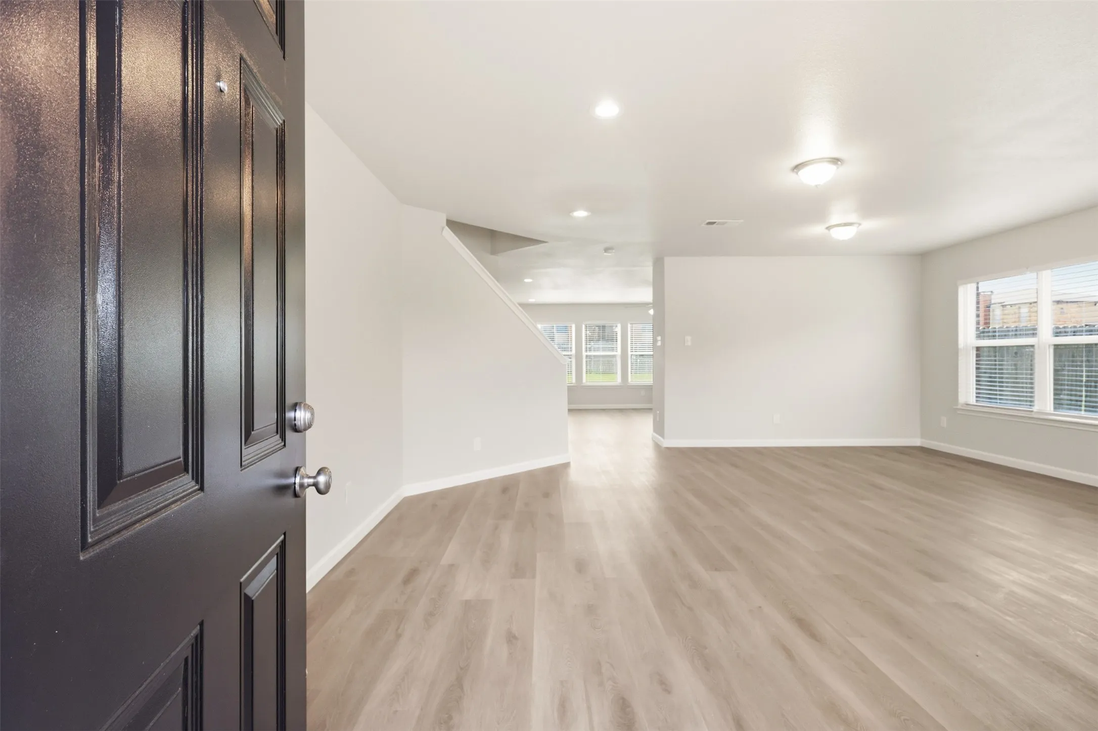 Single Family Residence For Sale in Tarrant County , 7301 Moon Ridge Court, Fort Worth, Texas 76133, 4 Bedroom, 3 Bathroom, 2 Garage spaces, 2,938 Sqft, built in 2001, mls#21284395, Real Estate Agent in Fort Worth, Homes For Sale in Tarrant county, Homes For Sale in Fort Worth, Realtor in Fort Worth Texas, Real Estate Brokerage Independent Realty Texas, Luminita Cordes Realtor