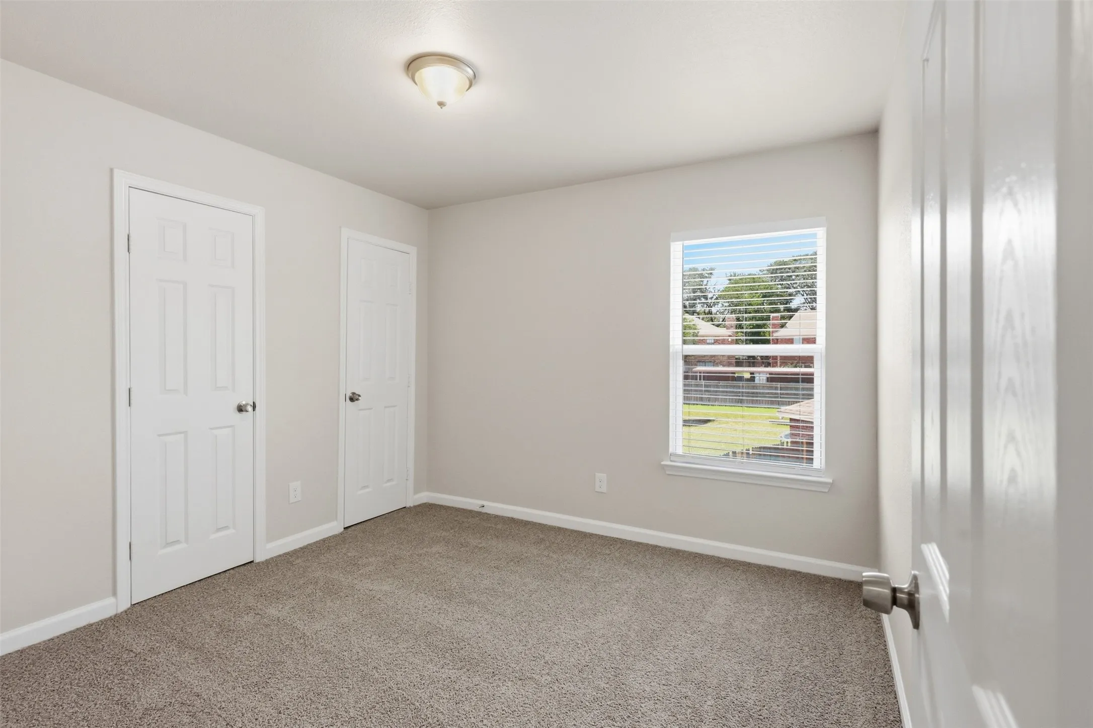 Single Family Residence For Sale in Tarrant County , 7301 Moon Ridge Court, Fort Worth, Texas 76133, 4 Bedroom, 3 Bathroom, 2 Garage spaces, 2,938 Sqft, built in 2001, mls#21284395, Real Estate Agent in Fort Worth, Homes For Sale in Tarrant county, Homes For Sale in Fort Worth, Realtor in Fort Worth Texas, Real Estate Brokerage Independent Realty Texas, Luminita Cordes Realtor