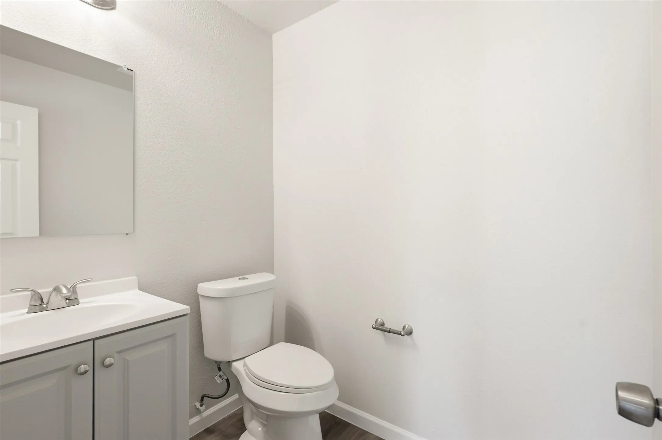 Single Family Residence For Sale in Tarrant County , 7301 Moon Ridge Court, Fort Worth, Texas 76133, 4 Bedroom, 3 Bathroom, 2 Garage spaces, 2,938 Sqft, built in 2001, mls#21284395, Real Estate Agent in Fort Worth, Homes For Sale in Tarrant county, Homes For Sale in Fort Worth, Realtor in Fort Worth Texas, Real Estate Brokerage Independent Realty Texas, Luminita Cordes Realtor