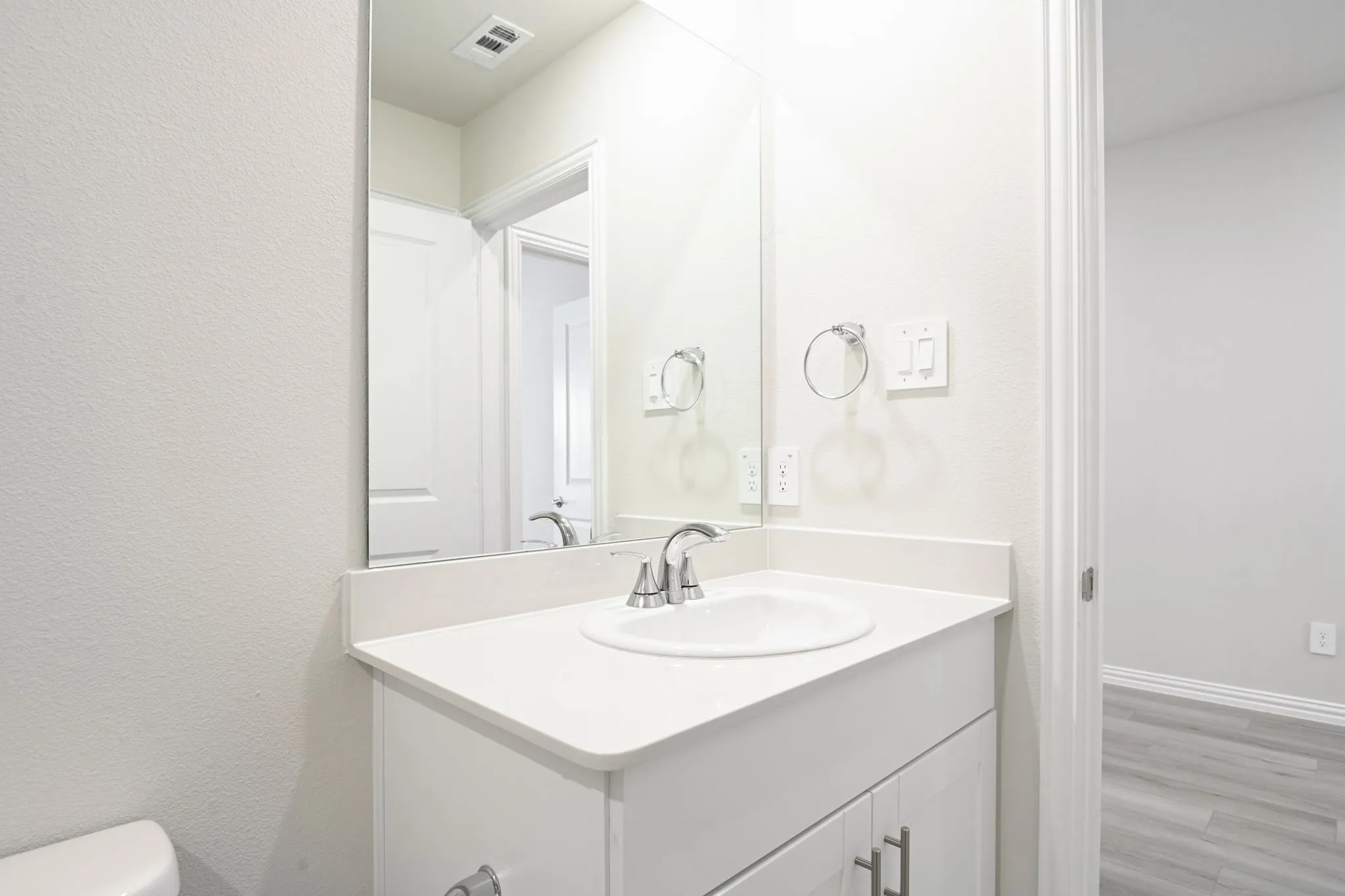 Photo is not of the actual home, but is an inspirational photo of builder’s model home and may depict options, furnishings, and/or decorator features that are not included.