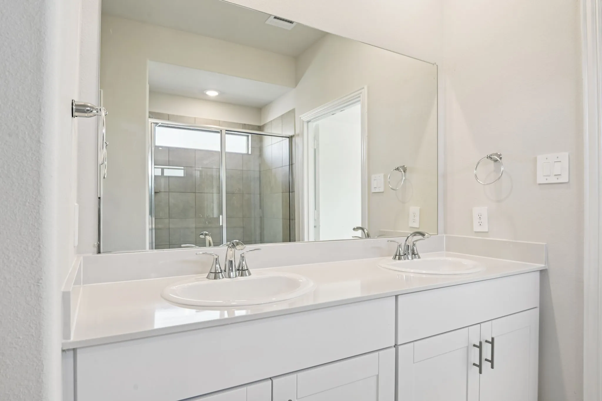 Photo is not of the actual home, but is an inspirational photo of builder’s model home and may depict options, furnishings, and/or decorator features that are not included.