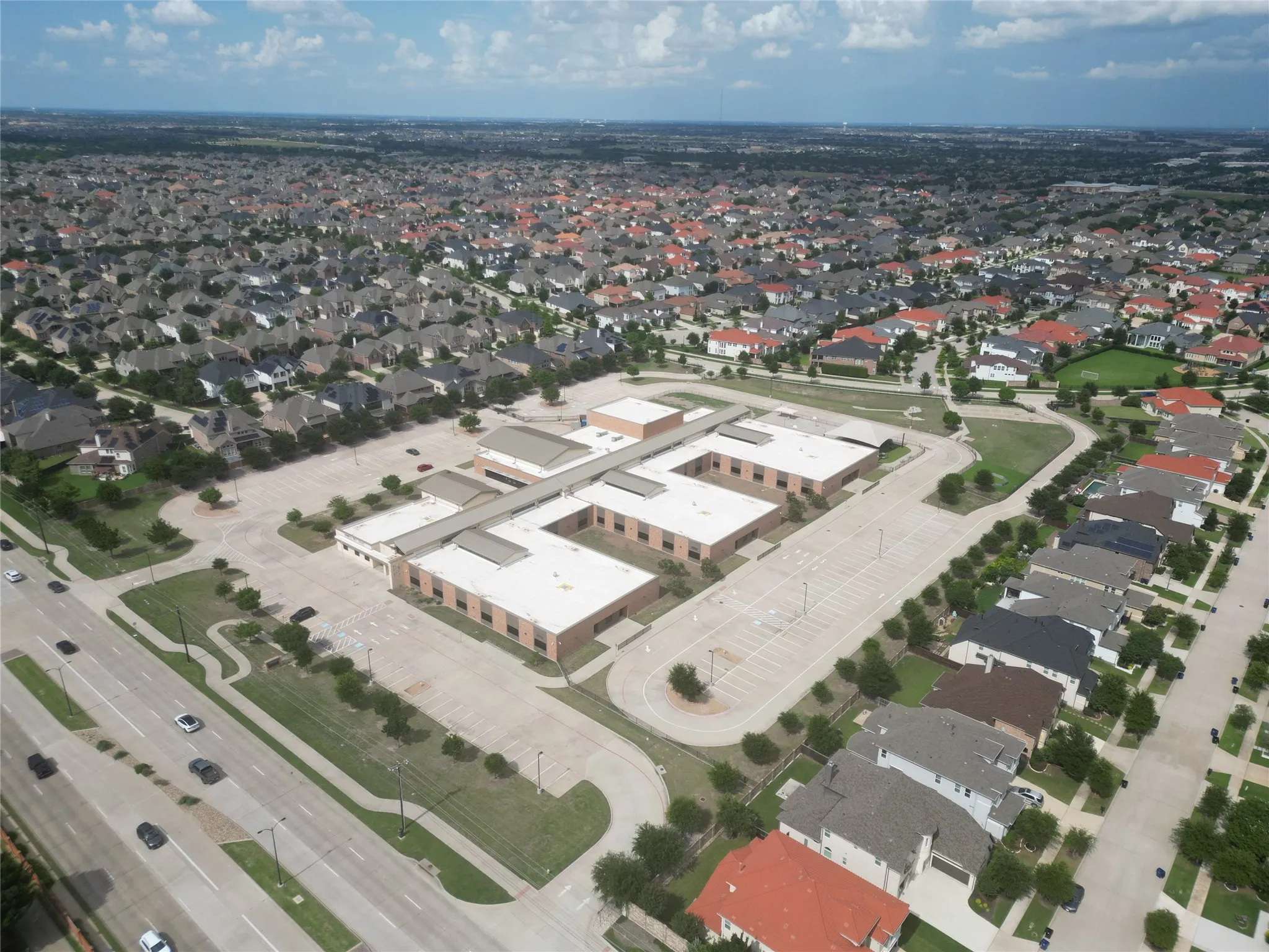 Single Family Residence For Sale in Collin County , 13430 Sellaronda Way, Frisco, Texas 75035, 5 Bedroom, 5 Bathroom, 3 Garage spaces, 5,132 Sqft, built in 2016, mls#21282649, Real Estate Agent in Frisco, Homes For Sale in Collin county, Homes For Sale in Frisco, Realtor in Frisco Texas, Real Estate Brokerage Independent Realty Texas, Luminita Cordes Realtor