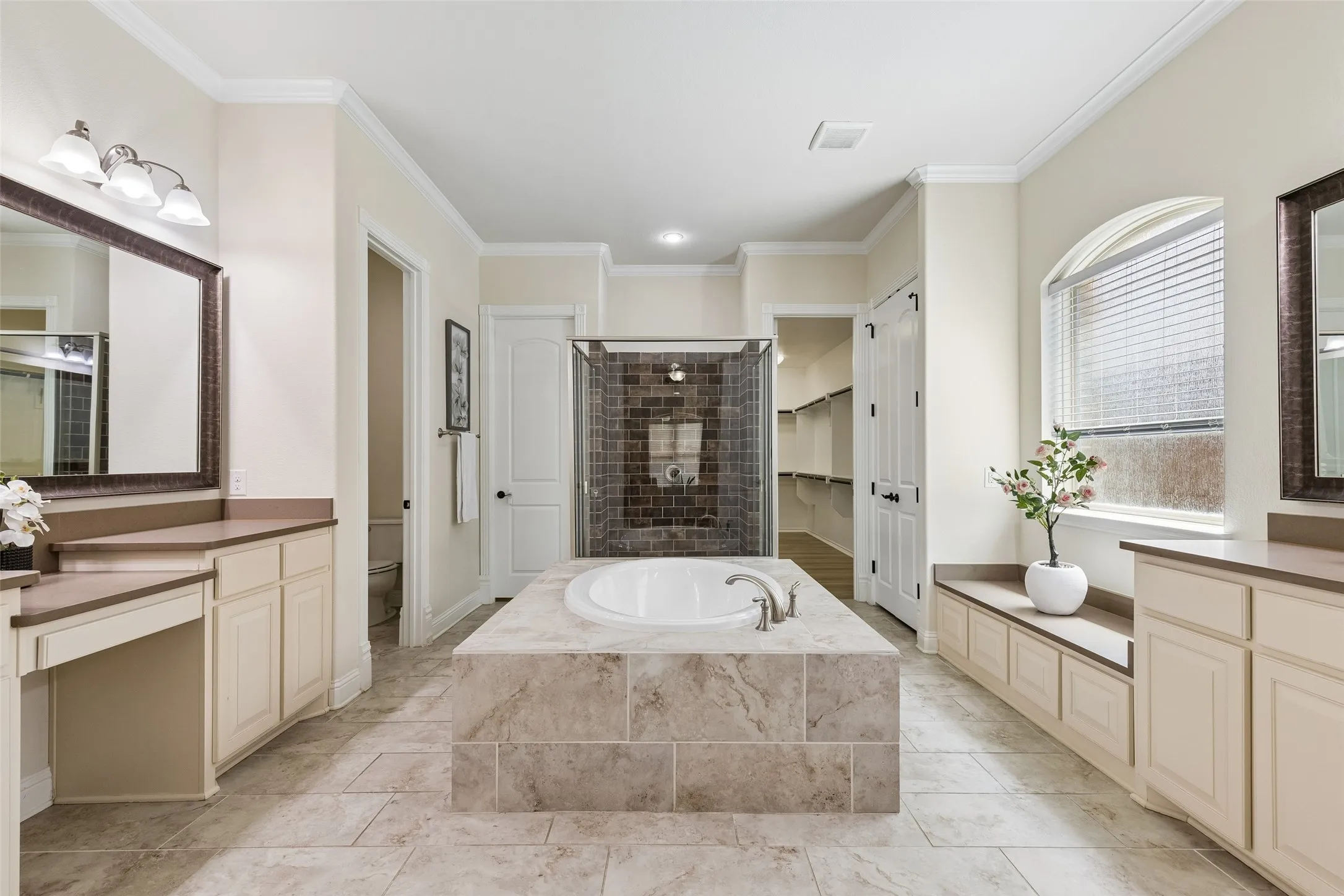 Single Family Residence For Sale in Collin County , 13430 Sellaronda Way, Frisco, Texas 75035, 5 Bedroom, 5 Bathroom, 3 Garage spaces, 5,132 Sqft, built in 2016, mls#21282649, Real Estate Agent in Frisco, Homes For Sale in Collin county, Homes For Sale in Frisco, Realtor in Frisco Texas, Real Estate Brokerage Independent Realty Texas, Luminita Cordes Realtor