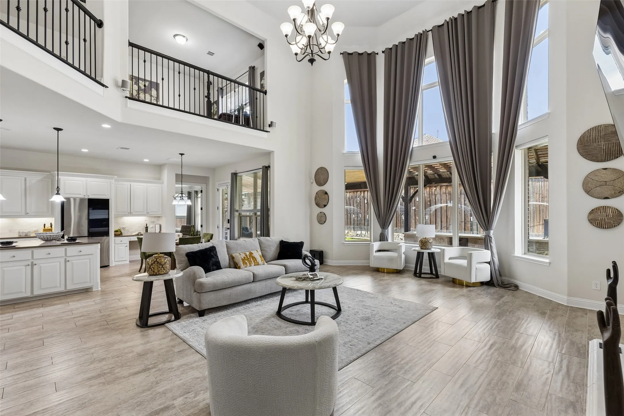 Single Family Residence For Sale in Collin County , 13430 Sellaronda Way, Frisco, Texas 75035, 5 Bedroom, 5 Bathroom, 3 Garage spaces, 5,132 Sqft, built in 2016, mls#21282649, Real Estate Agent in Frisco, Homes For Sale in Collin county, Homes For Sale in Frisco, Realtor in Frisco Texas, Real Estate Brokerage Independent Realty Texas, Luminita Cordes Realtor
