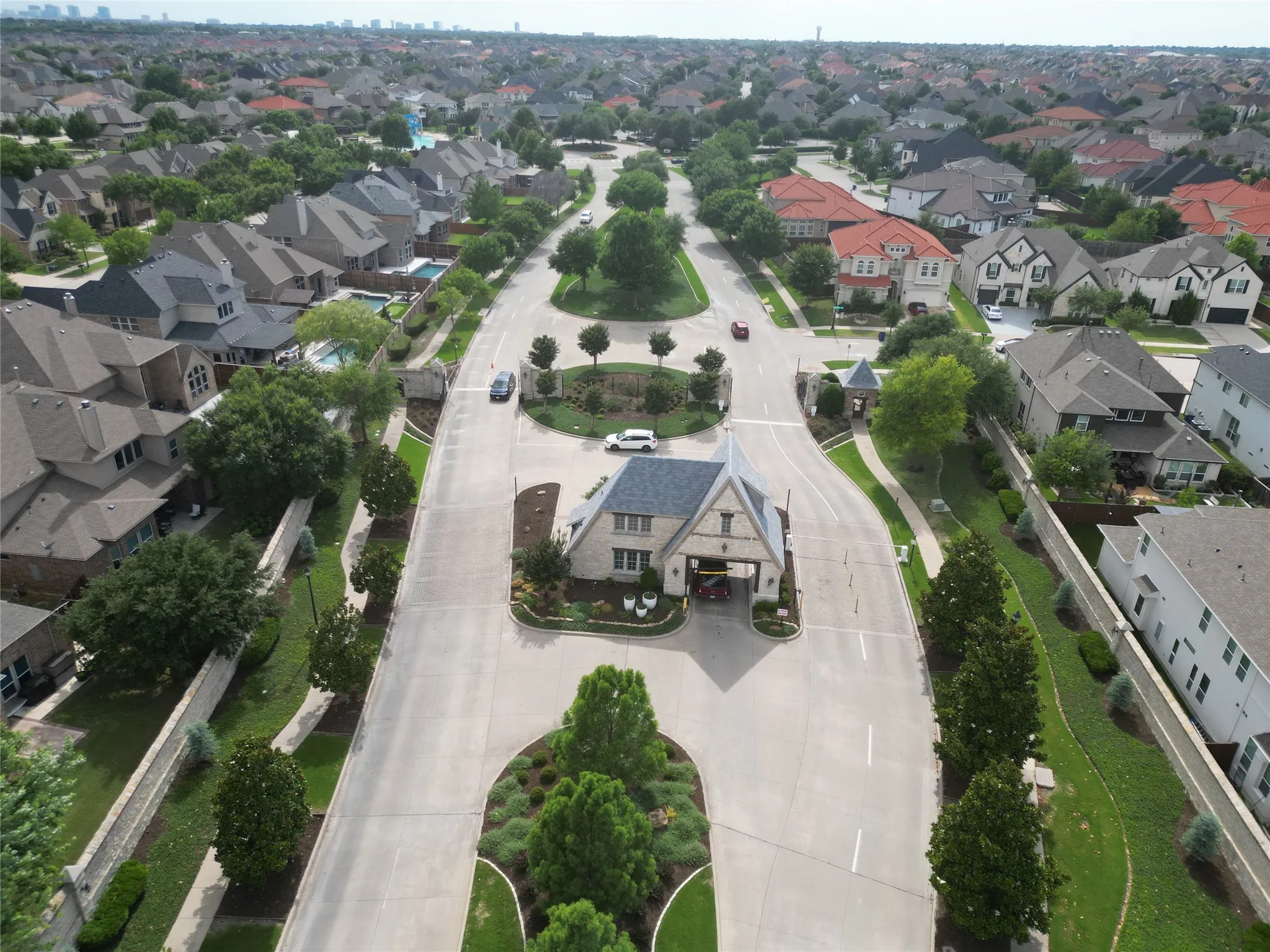 Single Family Residence For Sale in Collin County , 13430 Sellaronda Way, Frisco, Texas 75035, 5 Bedroom, 5 Bathroom, 3 Garage spaces, 5,132 Sqft, built in 2016, mls#21282649, Real Estate Agent in Frisco, Homes For Sale in Collin county, Homes For Sale in Frisco, Realtor in Frisco Texas, Real Estate Brokerage Independent Realty Texas, Luminita Cordes Realtor