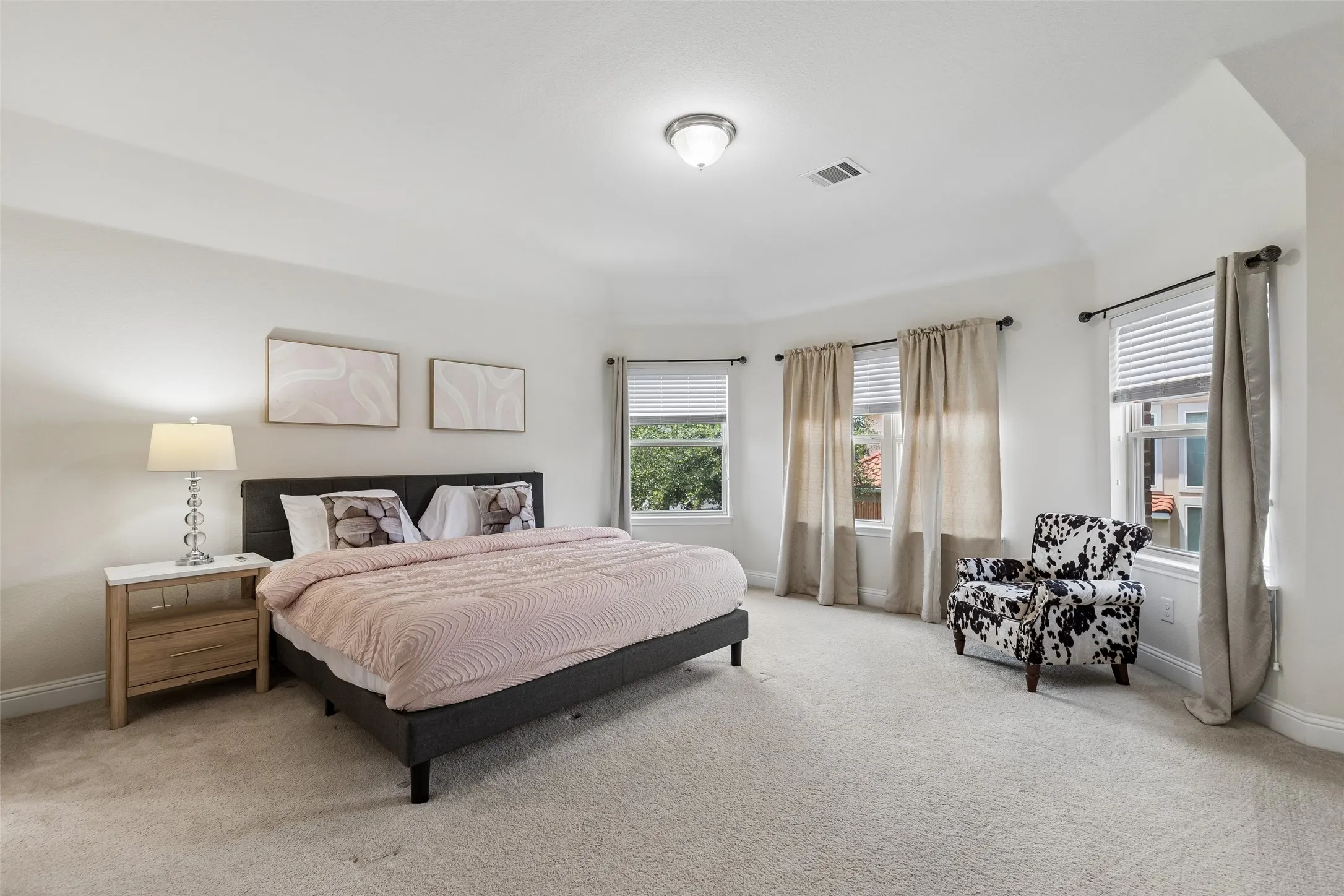 Single Family Residence For Sale in Collin County , 13430 Sellaronda Way, Frisco, Texas 75035, 5 Bedroom, 5 Bathroom, 3 Garage spaces, 5,132 Sqft, built in 2016, mls#21282649, Real Estate Agent in Frisco, Homes For Sale in Collin county, Homes For Sale in Frisco, Realtor in Frisco Texas, Real Estate Brokerage Independent Realty Texas, Luminita Cordes Realtor
