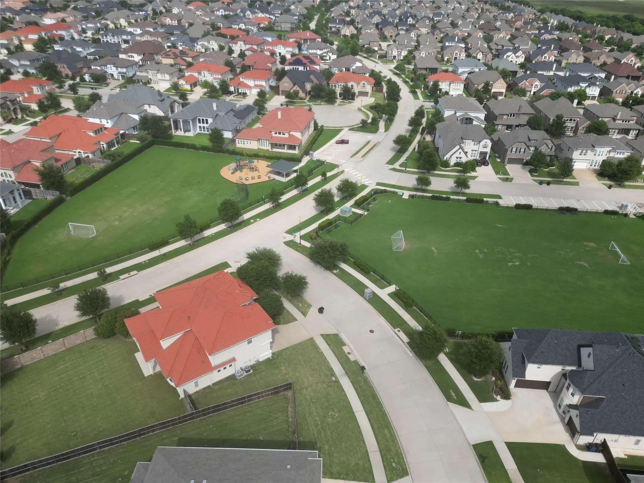Single Family Residence For Sale in Collin County , 13430 Sellaronda Way, Frisco, Texas 75035, 5 Bedroom, 5 Bathroom, 3 Garage spaces, 5,132 Sqft, built in 2016, mls#21282649, Real Estate Agent in Frisco, Homes For Sale in Collin county, Homes For Sale in Frisco, Realtor in Frisco Texas, Real Estate Brokerage Independent Realty Texas, Luminita Cordes Realtor