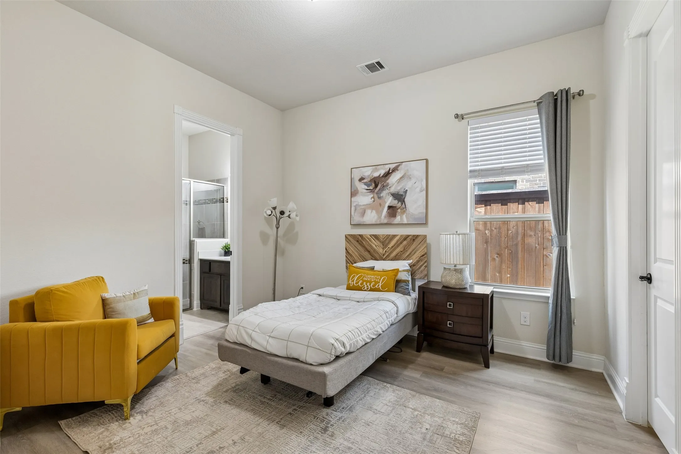 Single Family Residence For Sale in Collin County , 13430 Sellaronda Way, Frisco, Texas 75035, 5 Bedroom, 5 Bathroom, 3 Garage spaces, 5,132 Sqft, built in 2016, mls#21282649, Real Estate Agent in Frisco, Homes For Sale in Collin county, Homes For Sale in Frisco, Realtor in Frisco Texas, Real Estate Brokerage Independent Realty Texas, Luminita Cordes Realtor