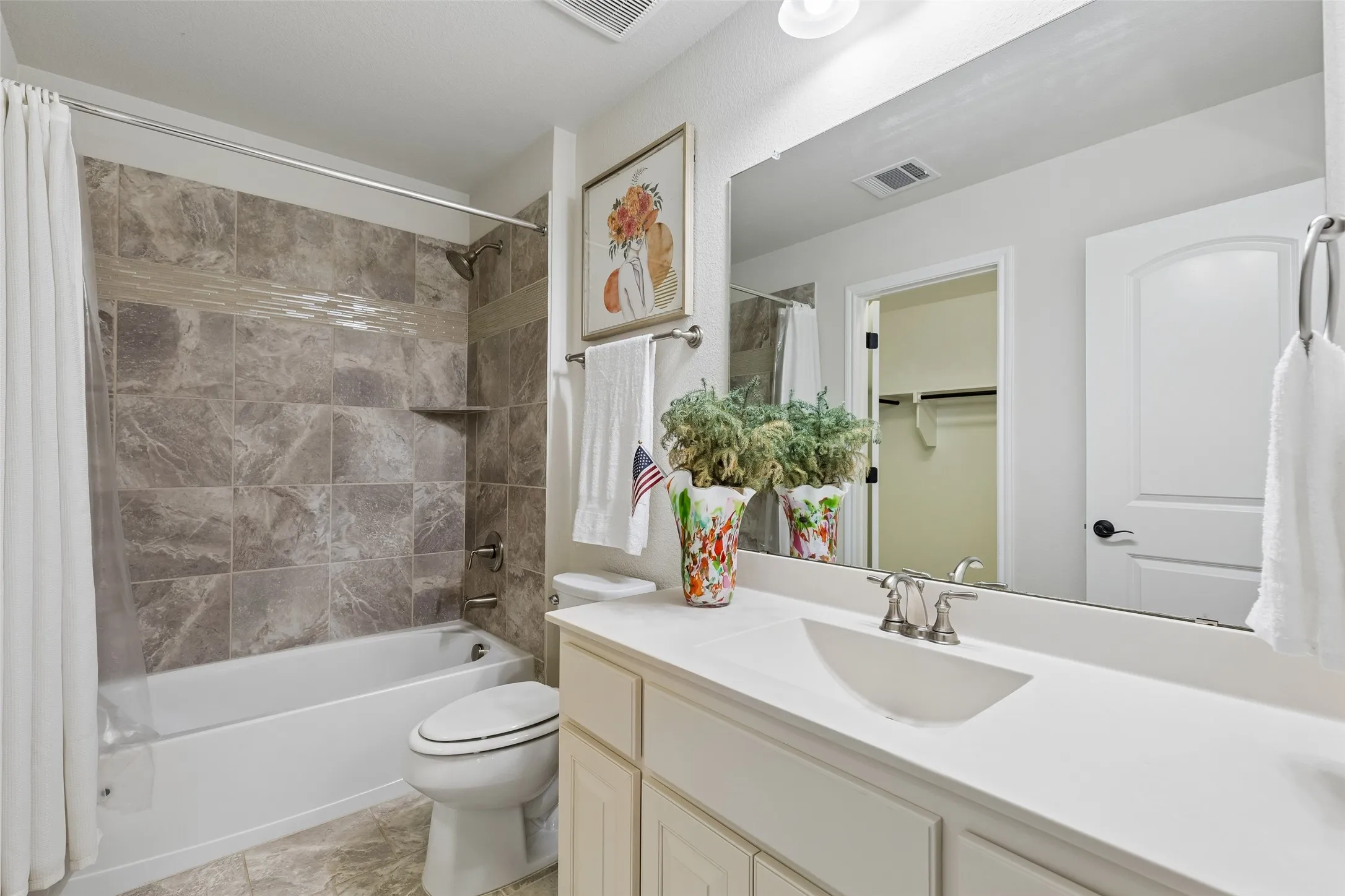 Single Family Residence For Sale in Collin County , 13430 Sellaronda Way, Frisco, Texas 75035, 5 Bedroom, 5 Bathroom, 3 Garage spaces, 5,132 Sqft, built in 2016, mls#21282649, Real Estate Agent in Frisco, Homes For Sale in Collin county, Homes For Sale in Frisco, Realtor in Frisco Texas, Real Estate Brokerage Independent Realty Texas, Luminita Cordes Realtor