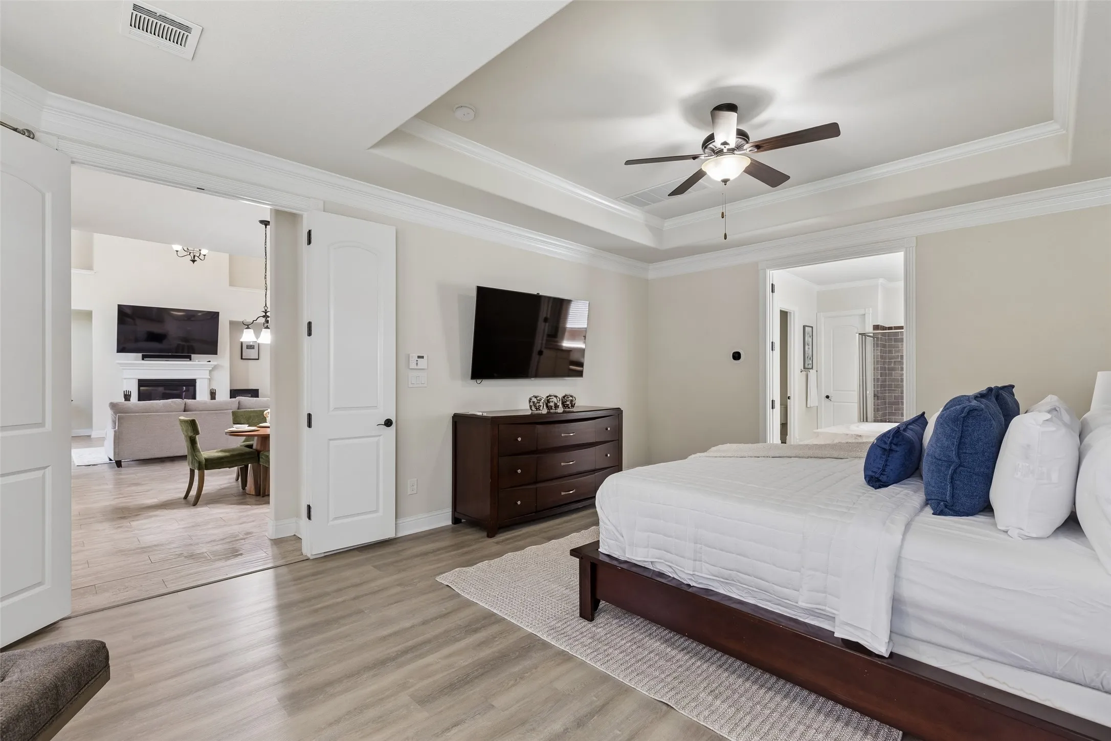 Single Family Residence For Sale in Collin County , 13430 Sellaronda Way, Frisco, Texas 75035, 5 Bedroom, 5 Bathroom, 3 Garage spaces, 5,132 Sqft, built in 2016, mls#21282649, Real Estate Agent in Frisco, Homes For Sale in Collin county, Homes For Sale in Frisco, Realtor in Frisco Texas, Real Estate Brokerage Independent Realty Texas, Luminita Cordes Realtor