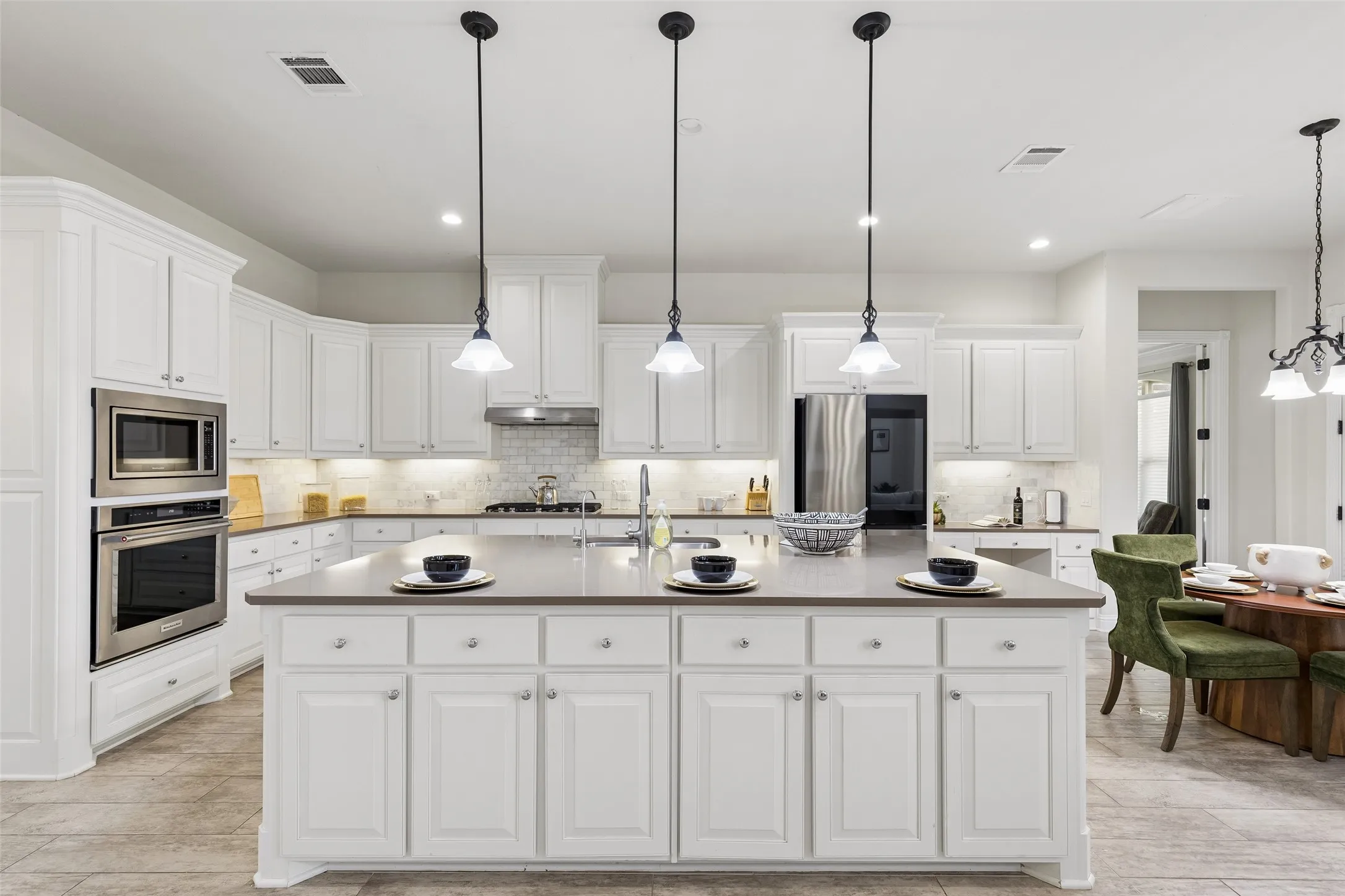 Single Family Residence For Sale in Collin County , 13430 Sellaronda Way, Frisco, Texas 75035, 5 Bedroom, 5 Bathroom, 3 Garage spaces, 5,132 Sqft, built in 2016, mls#21282649, Real Estate Agent in Frisco, Homes For Sale in Collin county, Homes For Sale in Frisco, Realtor in Frisco Texas, Real Estate Brokerage Independent Realty Texas, Luminita Cordes Realtor