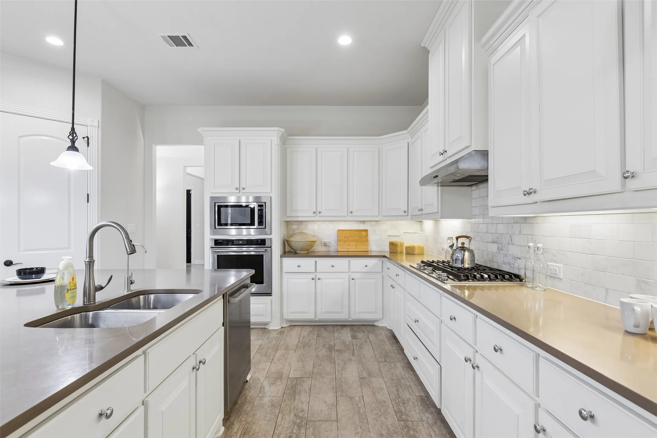 Single Family Residence For Sale in Collin County , 13430 Sellaronda Way, Frisco, Texas 75035, 5 Bedroom, 5 Bathroom, 3 Garage spaces, 5,132 Sqft, built in 2016, mls#21282649, Real Estate Agent in Frisco, Homes For Sale in Collin county, Homes For Sale in Frisco, Realtor in Frisco Texas, Real Estate Brokerage Independent Realty Texas, Luminita Cordes Realtor