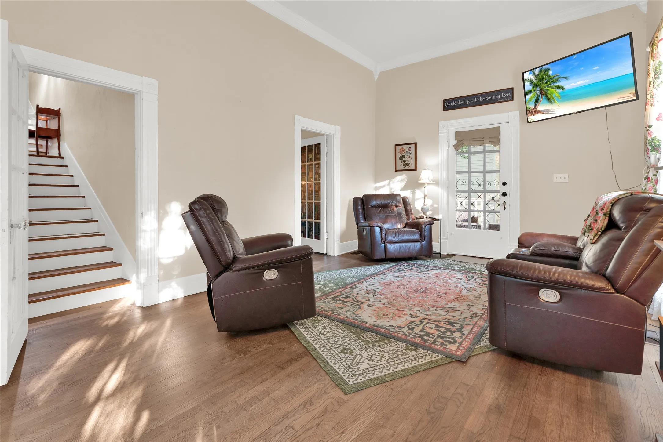 Single Family Residence For Sale in Grayson County , 823 S Crockett Street, Sherman, Texas 75090, 3 Bedroom, 2 Bathroom, 1 Garage spaces, 2,220 Sqft, built in 1900, mls#21288865, Real Estate Agent in Sherman, Homes For Sale in Grayson county, Homes For Sale in Sherman, Realtor in Sherman Texas, Real Estate Brokerage Independent Realty Texas, Luminita Cordes Realtor