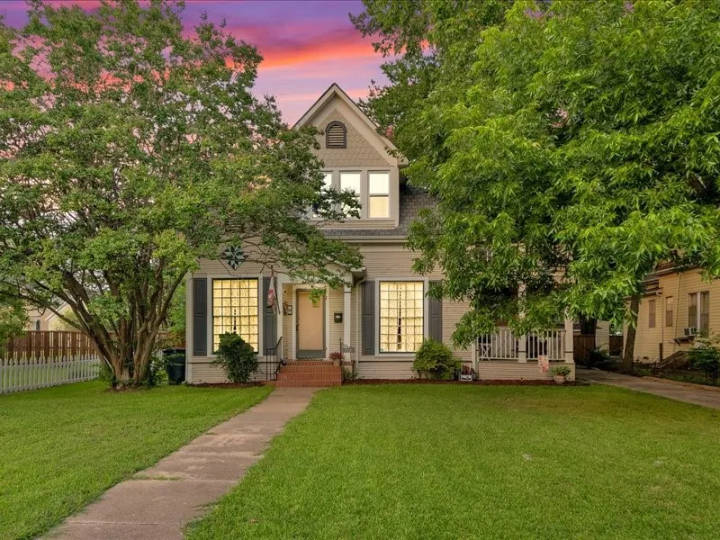 Single Family Residence For Sale